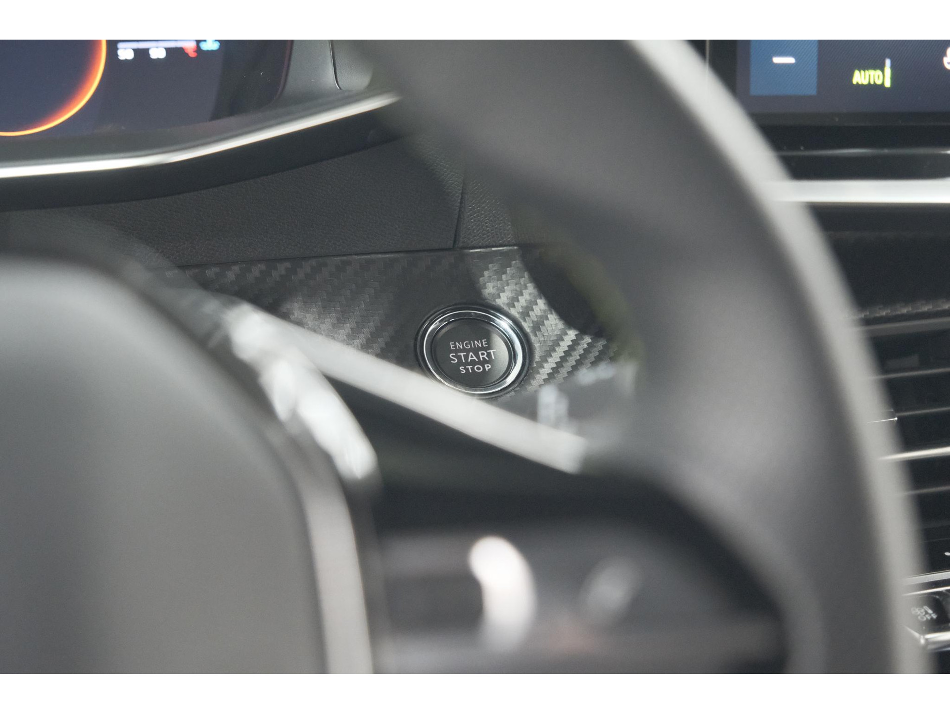 Peugeot 208 PureTech 100 GT | Camera | Apple Carplay | Parkeersensoren