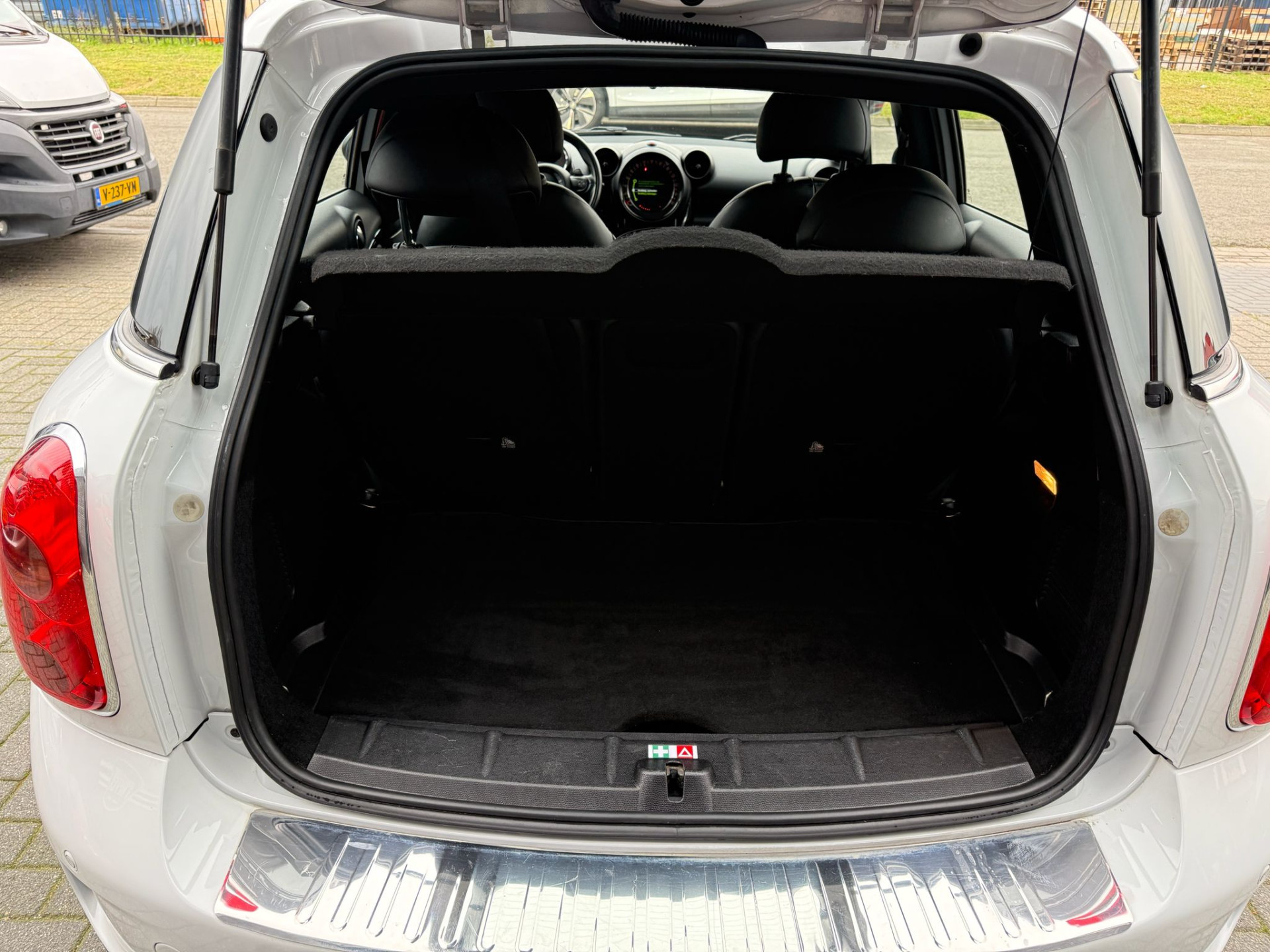 MINI Mini 1.6 John Cooper Works | 1E EIGENAAR | 3/6/12MND GARANTIE | AUTOMAAT | JOHN WORKS | XENON | CRUISE | NAVI |