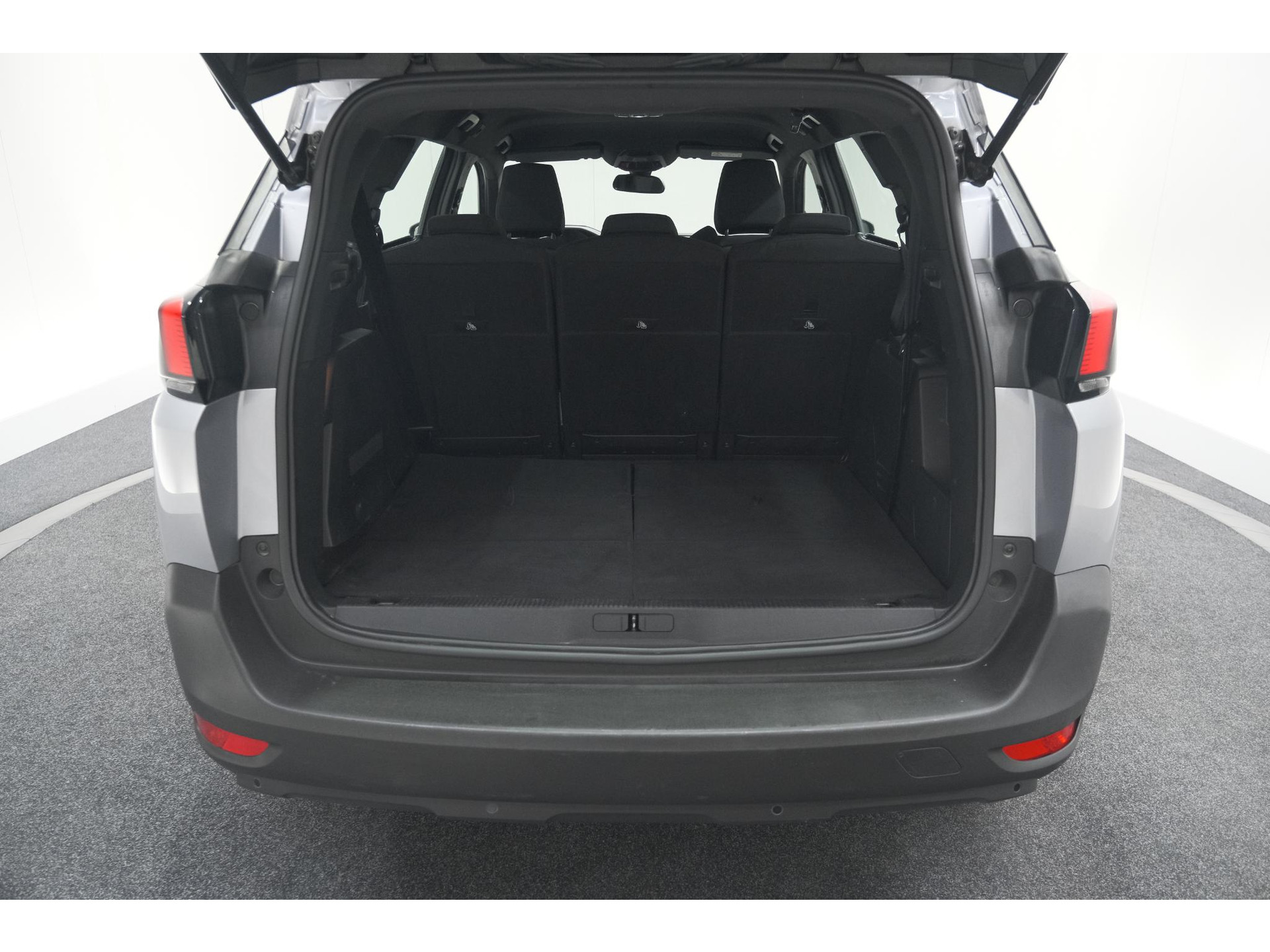 Peugeot 5008 PureTech 130 EAT8 Active Pack | 7 Zitplaatsen | Camera | Apple Carplay | Parkeersensoren