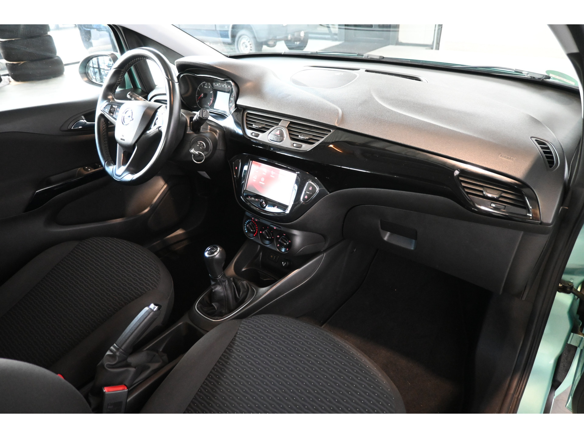 Opel Corsa 1.4 Edition Airco Cruise control Lichtmetaal Elektrisch Pakket Goed Onderhouden! Inruil Mogelijk!