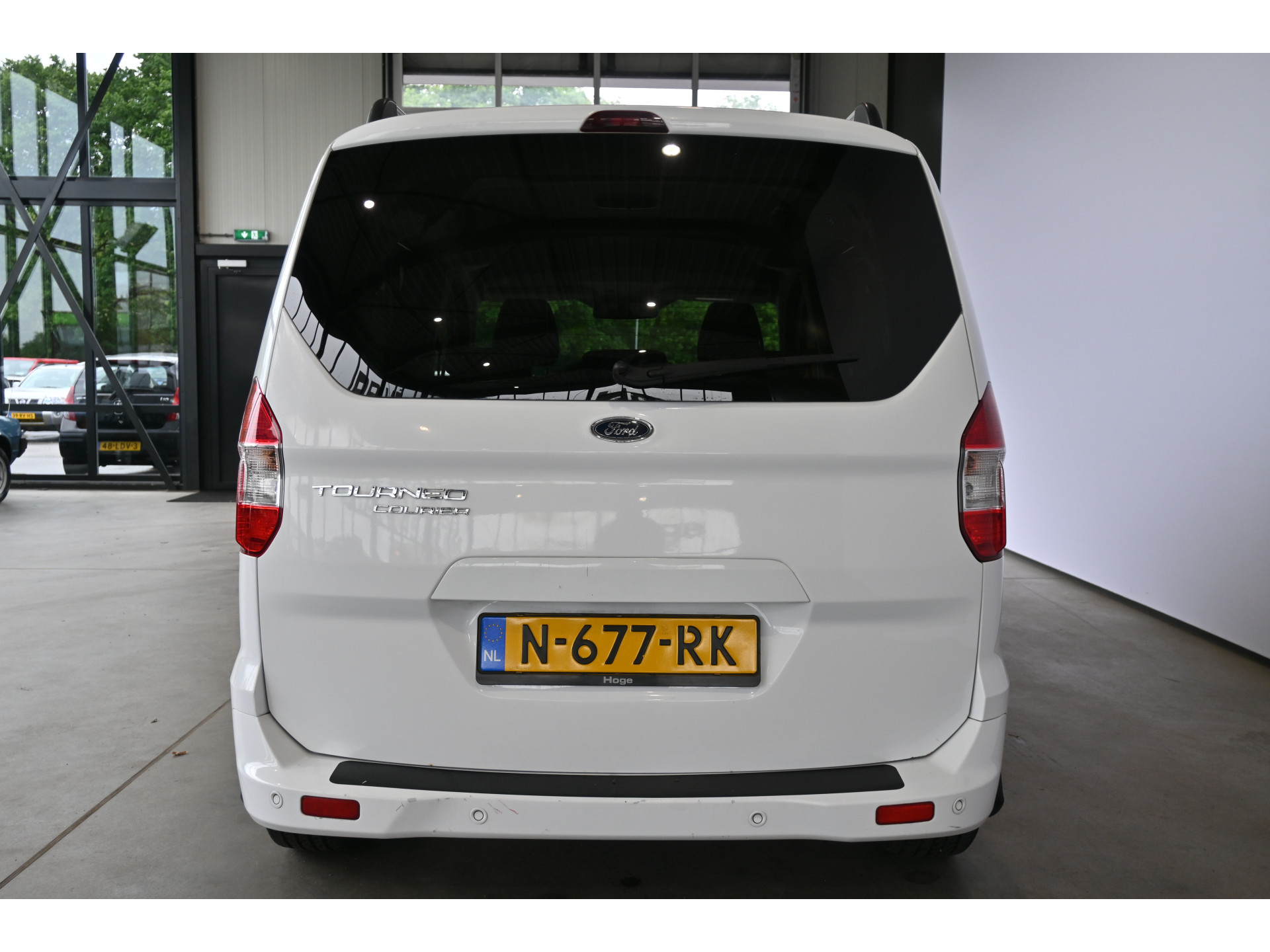 Ford Tourneo Courier 1.0 Titanium Clima Navigatie 2x Schuifdeur Stoelverwarming Cruise Control Rijklaarprijs! Inruil Mogelijk!