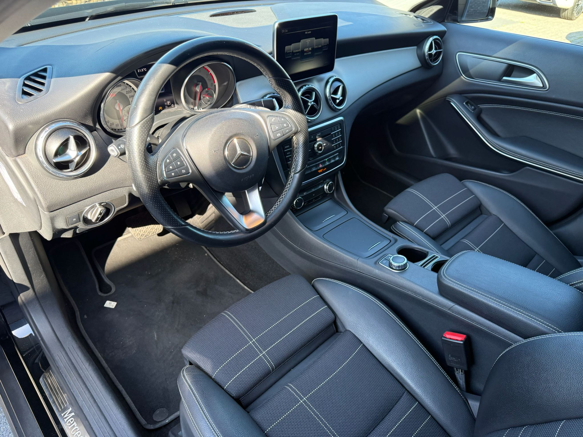 Mercedes-Benz GLA-klasse 200 Prestige | 1E EIGENAAR | 3/6/12MND GARANTIE| AUTOMAAT | PANO | LED | TREKHAAK | CRUISE | LMV |