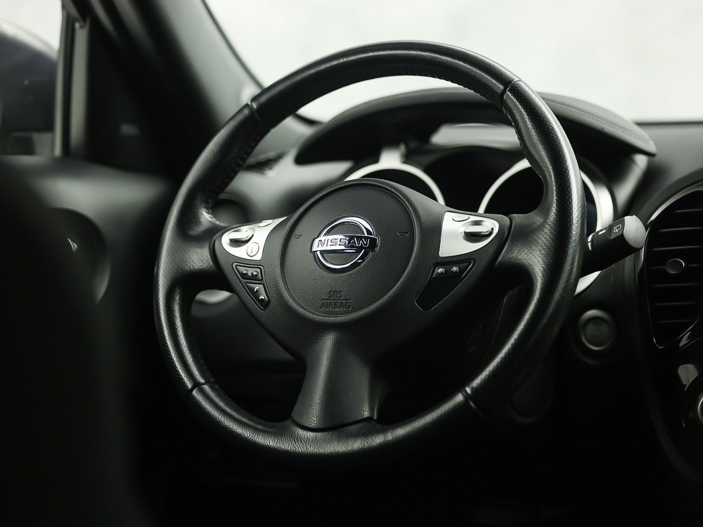 Nissan Juke 1.6 Sport Automaat (NAVIGATIE, CLIMATE, 360 CAMERA, SPORTSTOELEN, ALCANTARA, ZWART HEMEL, GETINT GLAS, NIEUWE APK, NIEUWSTAAT)