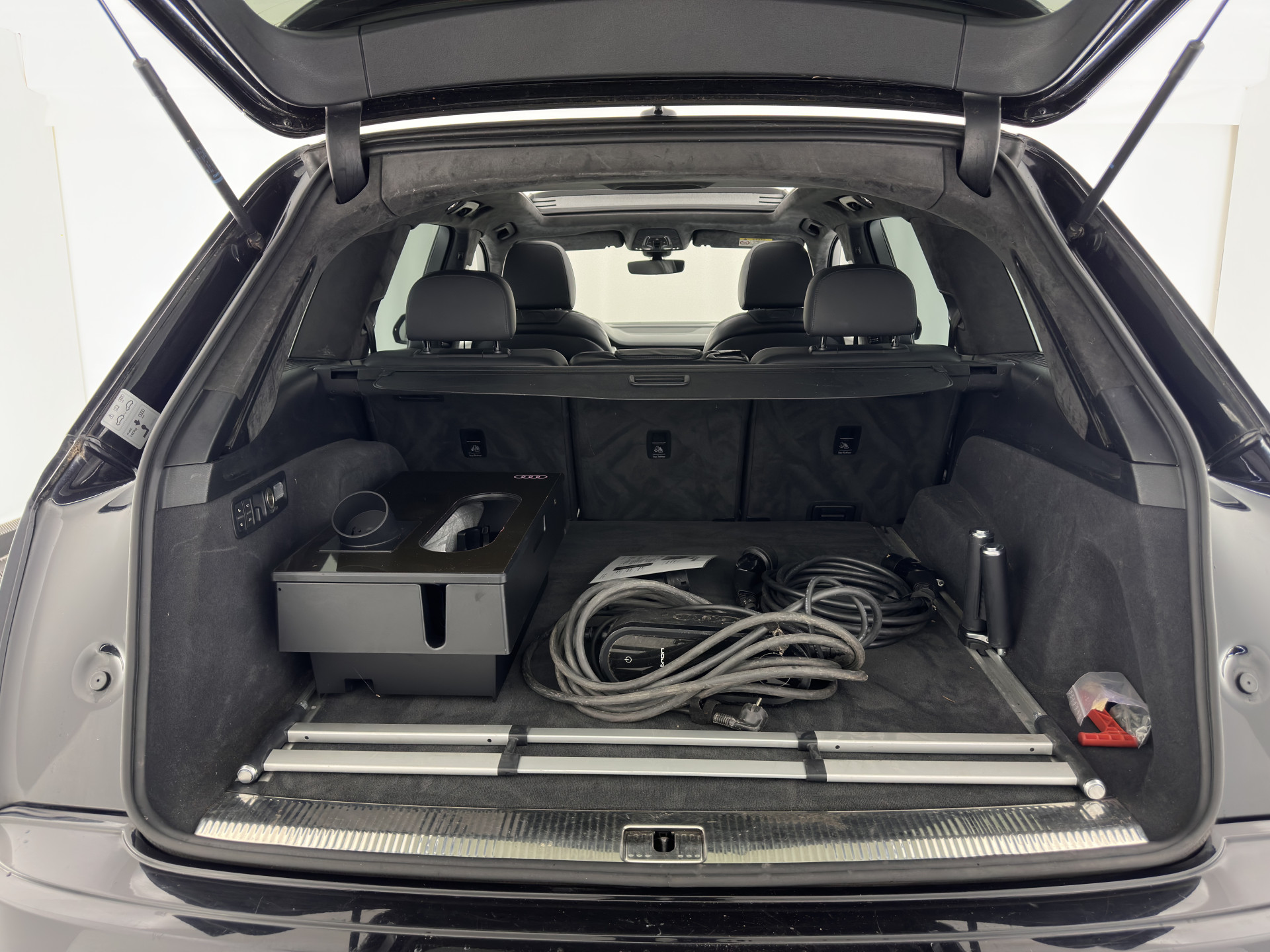 Audi Q7 3.0 TDI e-tron Quattro Premium (Plug-in) Aut. *PANO | HEAD-UP | NIGHT-VISION | LEATHER | AIR-SUSPENSION |  MATRIX-LED | TOP-VIEW | DIGI-COCKPIT | ADAPTIVE-CRUISE | BLIND-SPOT | AMBIENT-LIGHT |  VENTILATED-SEATS | NAVI-FULLMAP | ...