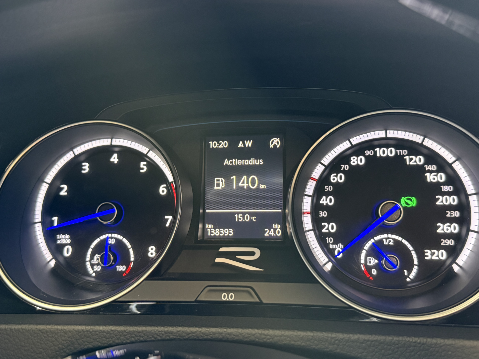 Volkswagen Golf 2.0 TSI R 4Motion | Camera | Panoramadak | 300PK | Stoelverwarming | Leder