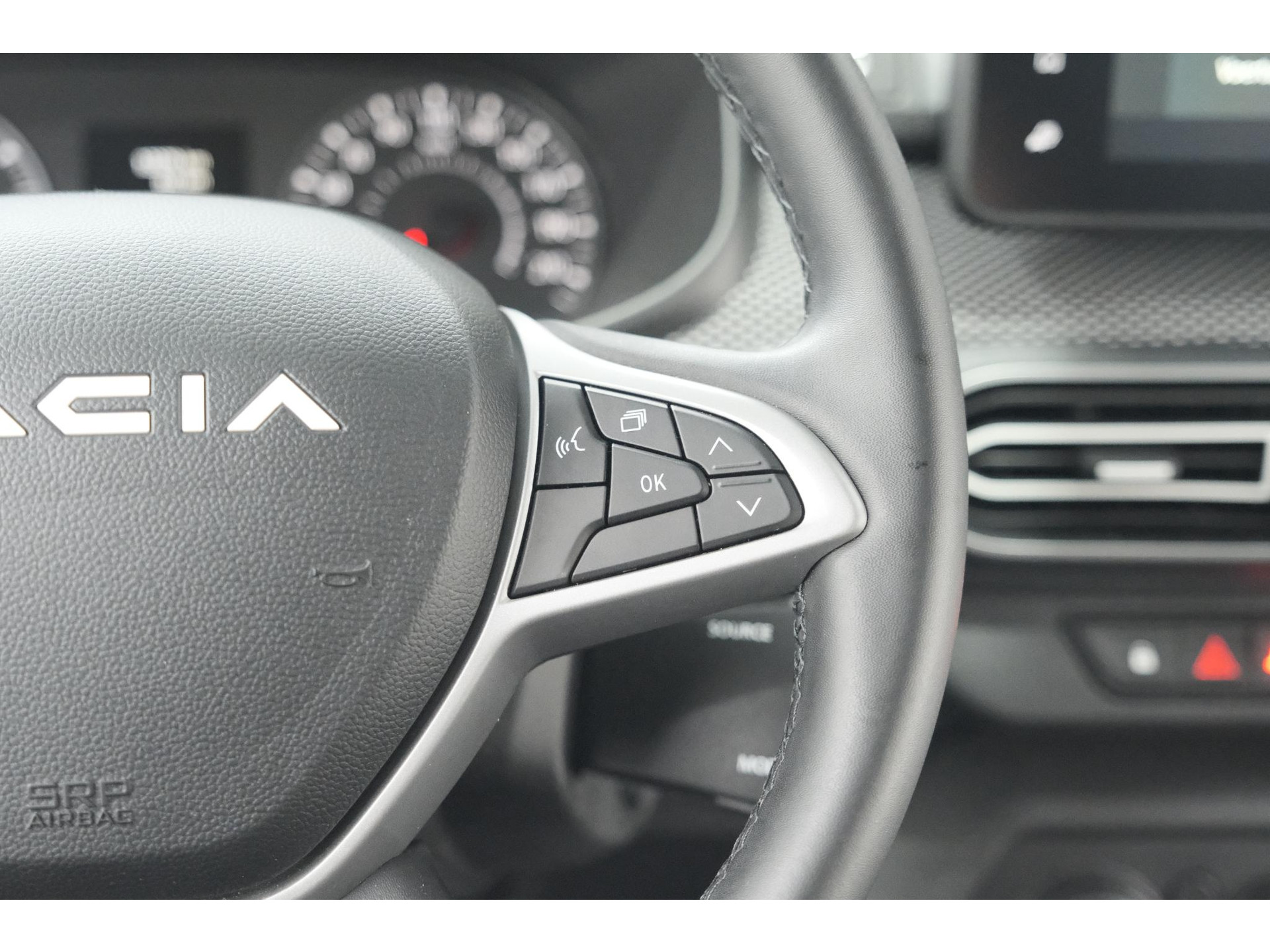 Dacia Sandero TCe 90 CVT Expression | Parkeersensoren | Apple Carplay | Cruise Control