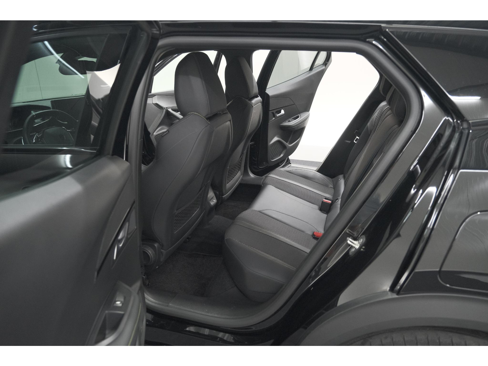 Peugeot 2008 1.2 Hybrid 145 GT | Camera | Apple Carplay | Parkeersensoren