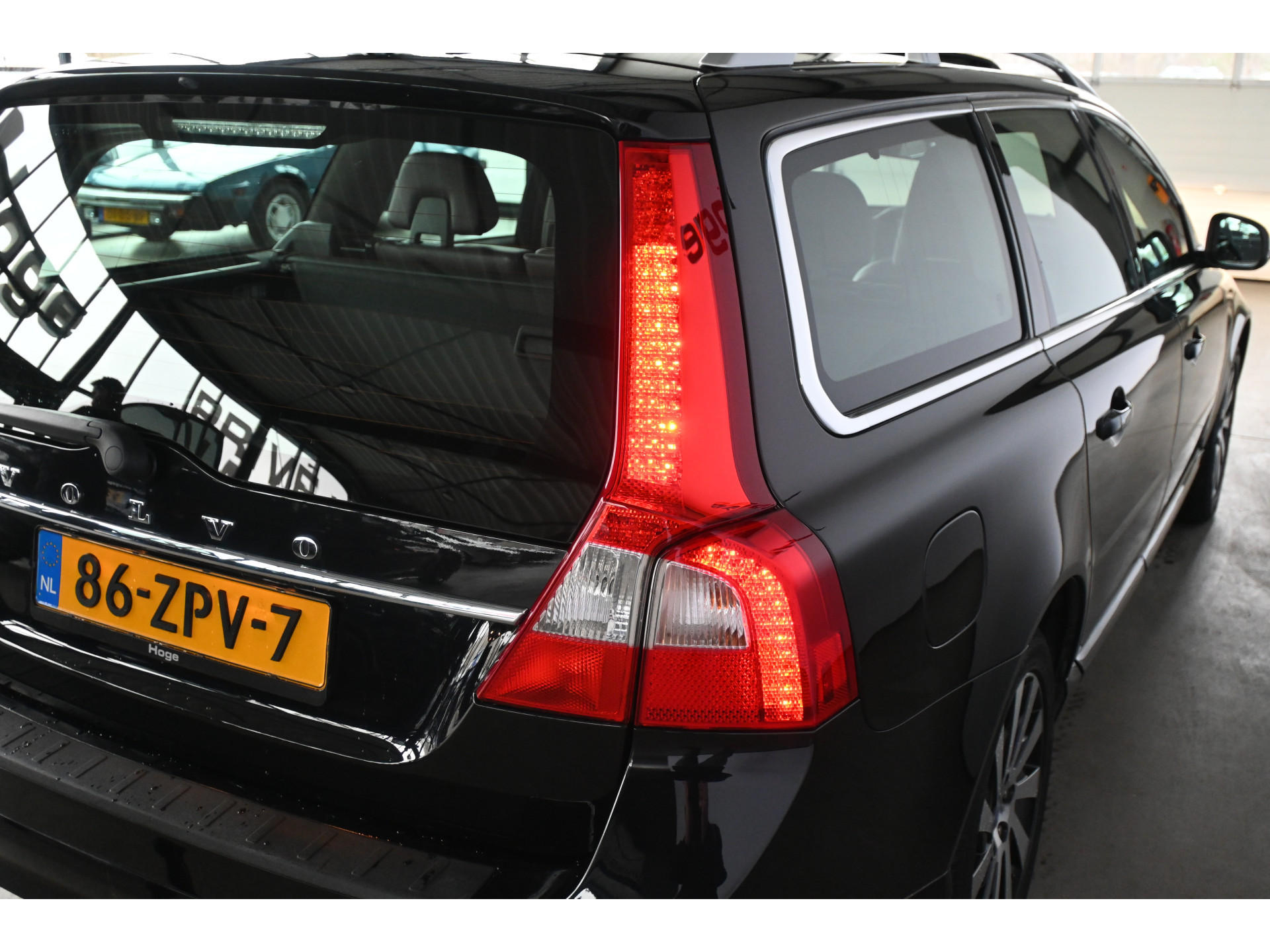 Volvo V70 1.6 T4 Limited Edition Automaat Clima Navigatie Schuif/Kanteldak Goed Onderhouden! Inruil Mogelijk!