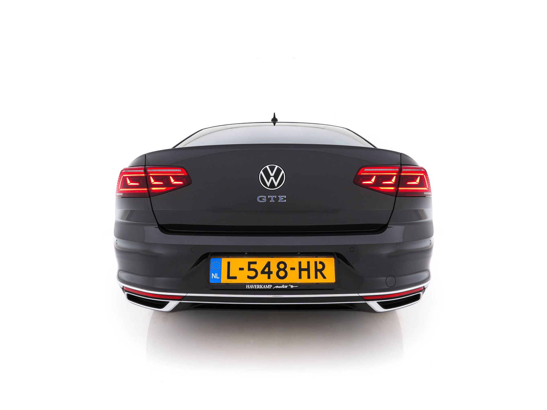 Volkswagen Passat 1.4 TSI GTE Business (Plug-In) (INCL-BTW) Aut. *FULL-LED | DIGI-COCKPIT | ADAPTIVE-CRUISE | NAVI-FULLMAP | KEYLESS | DAB+ | COMFORT-SEATS | SHIFTPADDLES | PRIVACY-GLASS | PDC | CAMERA | CARPLAY | 17''ALU*