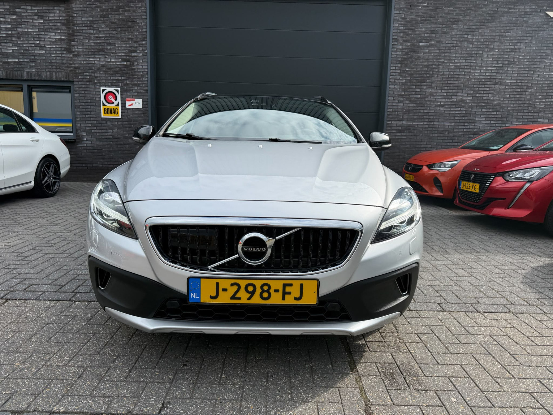 Volvo V40 Cross Country 1.5 T3 Summum | 2E EIGENAAR | 3/6 of 12 MND GARANTIE | PANO DAK | CAMERA | NAVI | MEMORY |