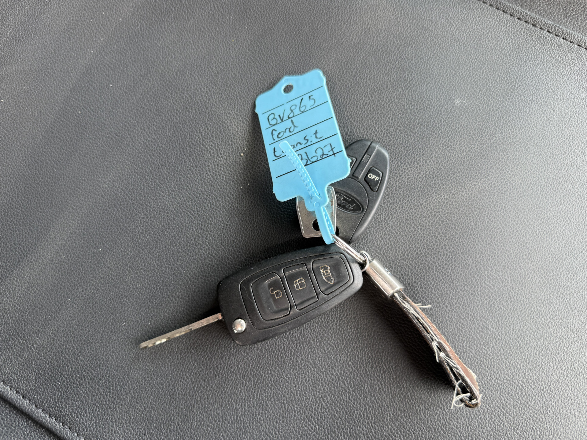 Ford Transit 2.0 TDCI 130PK L2H2 Airco Cruise Control Parkeersensoren Stoelverwarming Zwaailampen Kastwand Inbouw