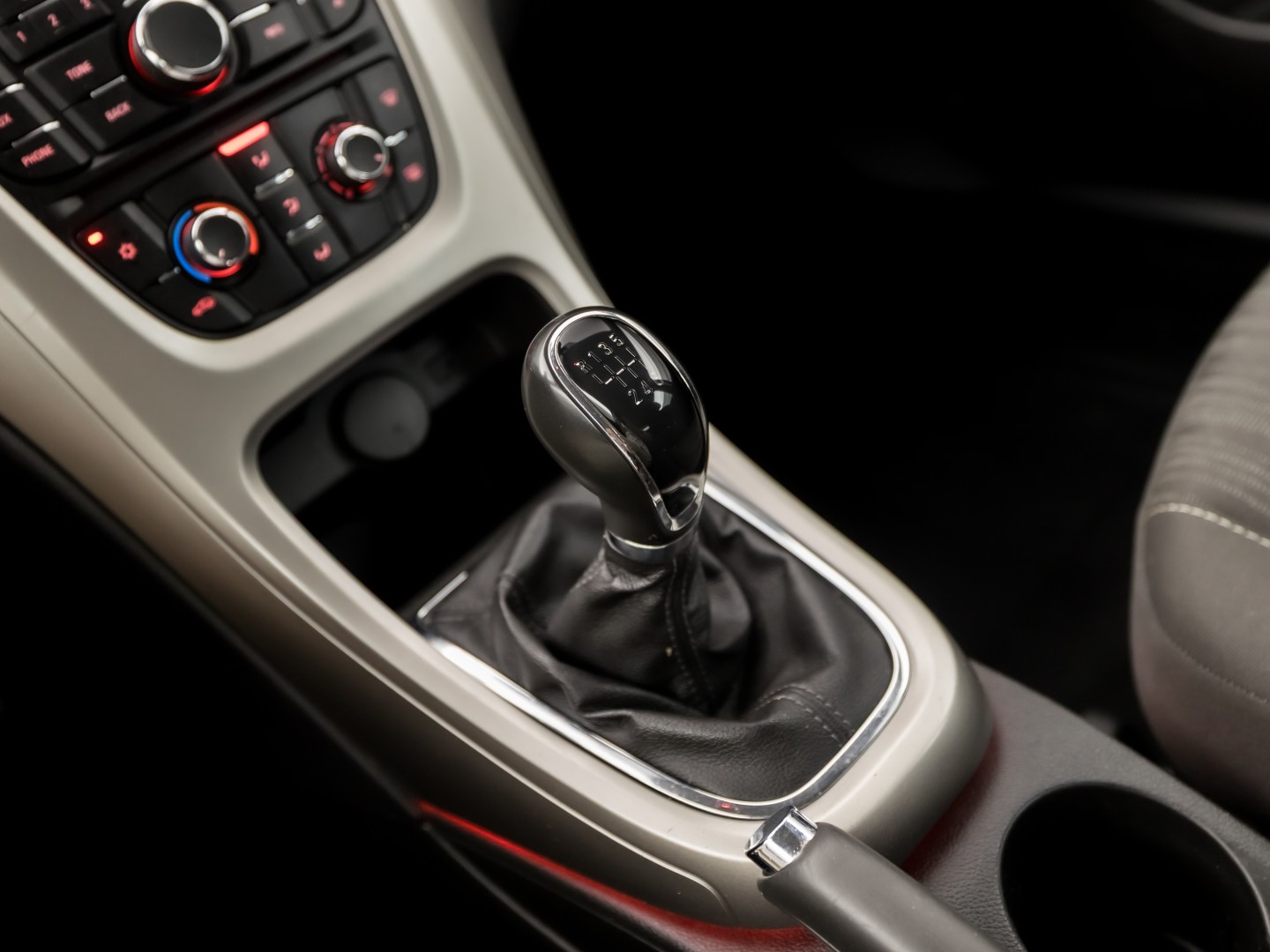Opel Astra Sports Tourer 1.4 Turbo Sport (AIRCO, CRUISE, GETINT GLAS, SPORTSTOELEN, LM VELGEN, NIEUWE APK, NIEUWSTAAT)