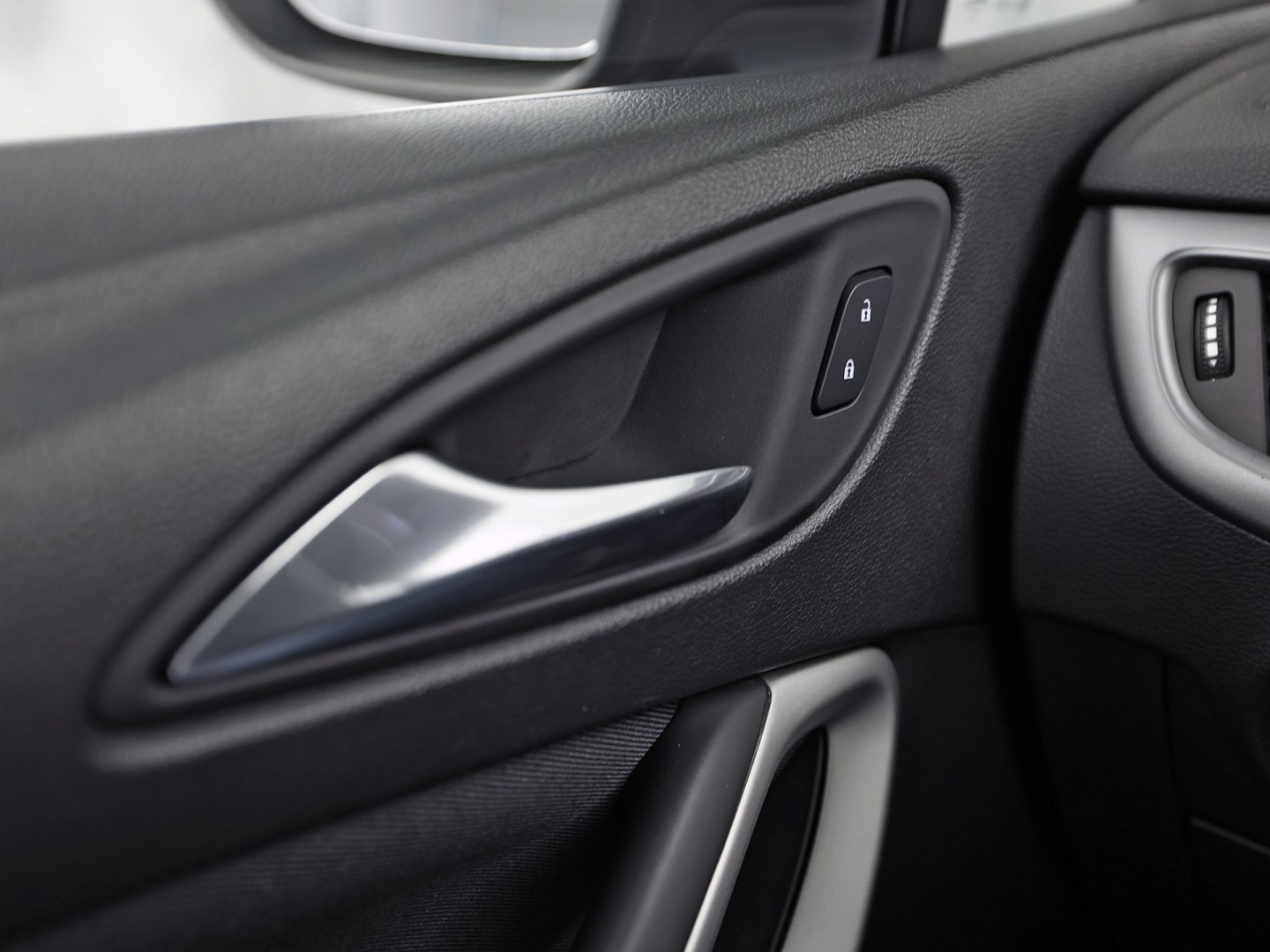 Opel Astra Sports Tourer 1.2 Sport (APPLE CARPLAY, NAVIGATIE, CRUISE, TREKHAAK, SPORTSTOELEN, PARKEERSENSOREN, NIEUWSTAAT)