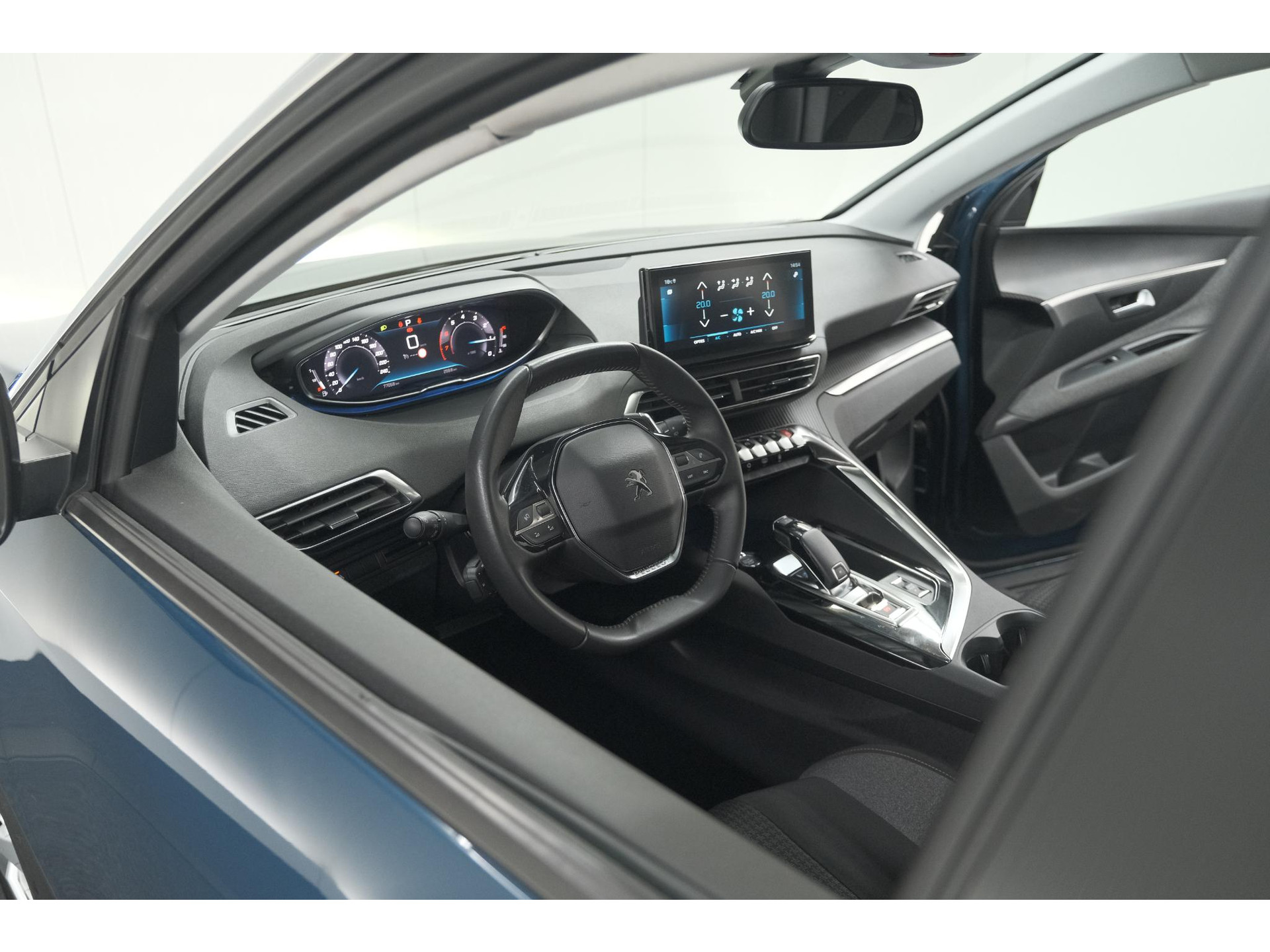 Peugeot 5008 PureTech 130 EAT8 Active Pack | 7 Zitplaatsen | Apple Carplay | Parkeersensoren | Navigatie