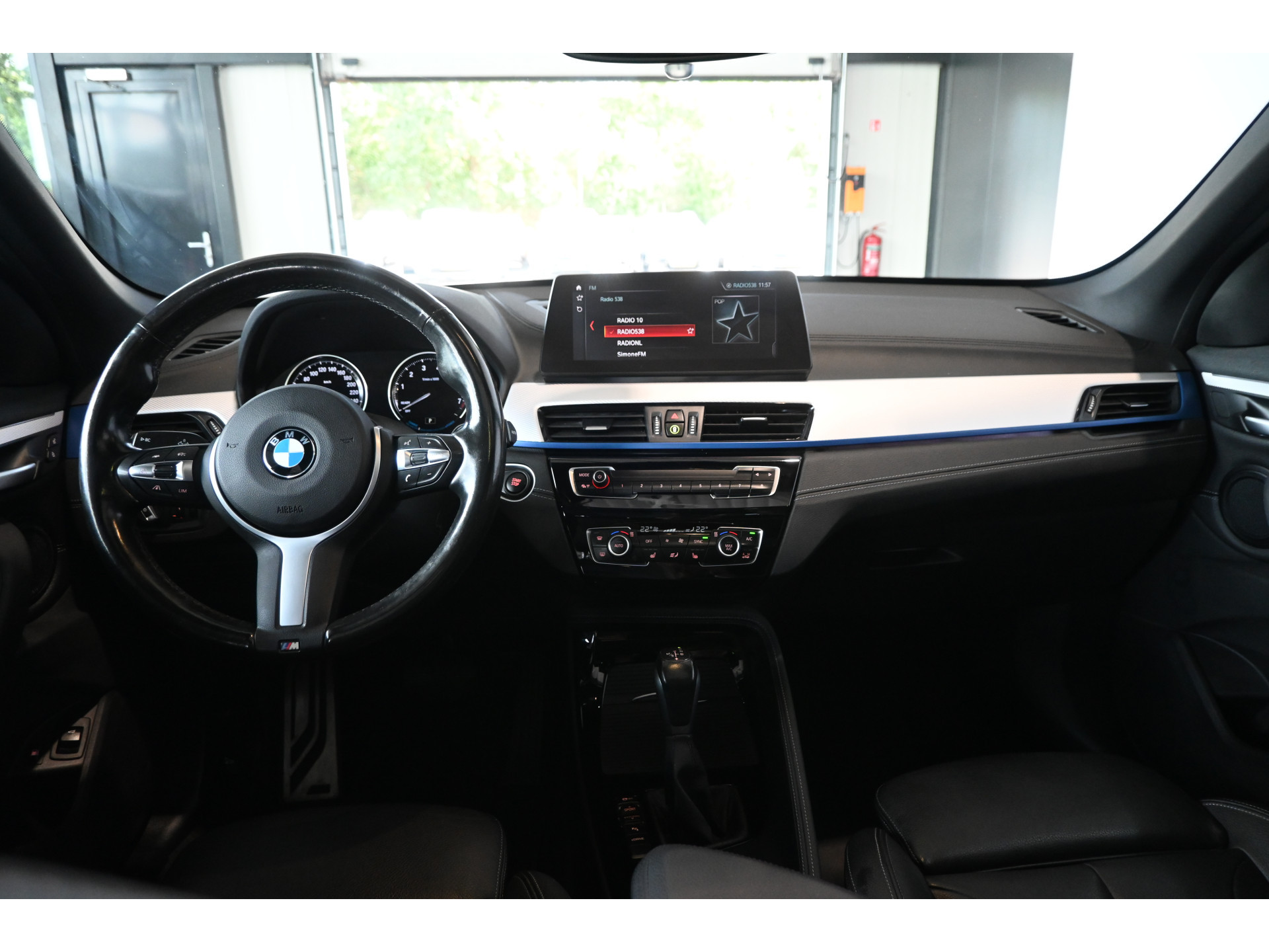 BMW X1 xDrive25e eDrive M-Sport Edition Clima Adpatieve cruise Panoramadak LED Camera Dealeronderhouden Inruil mogelijk