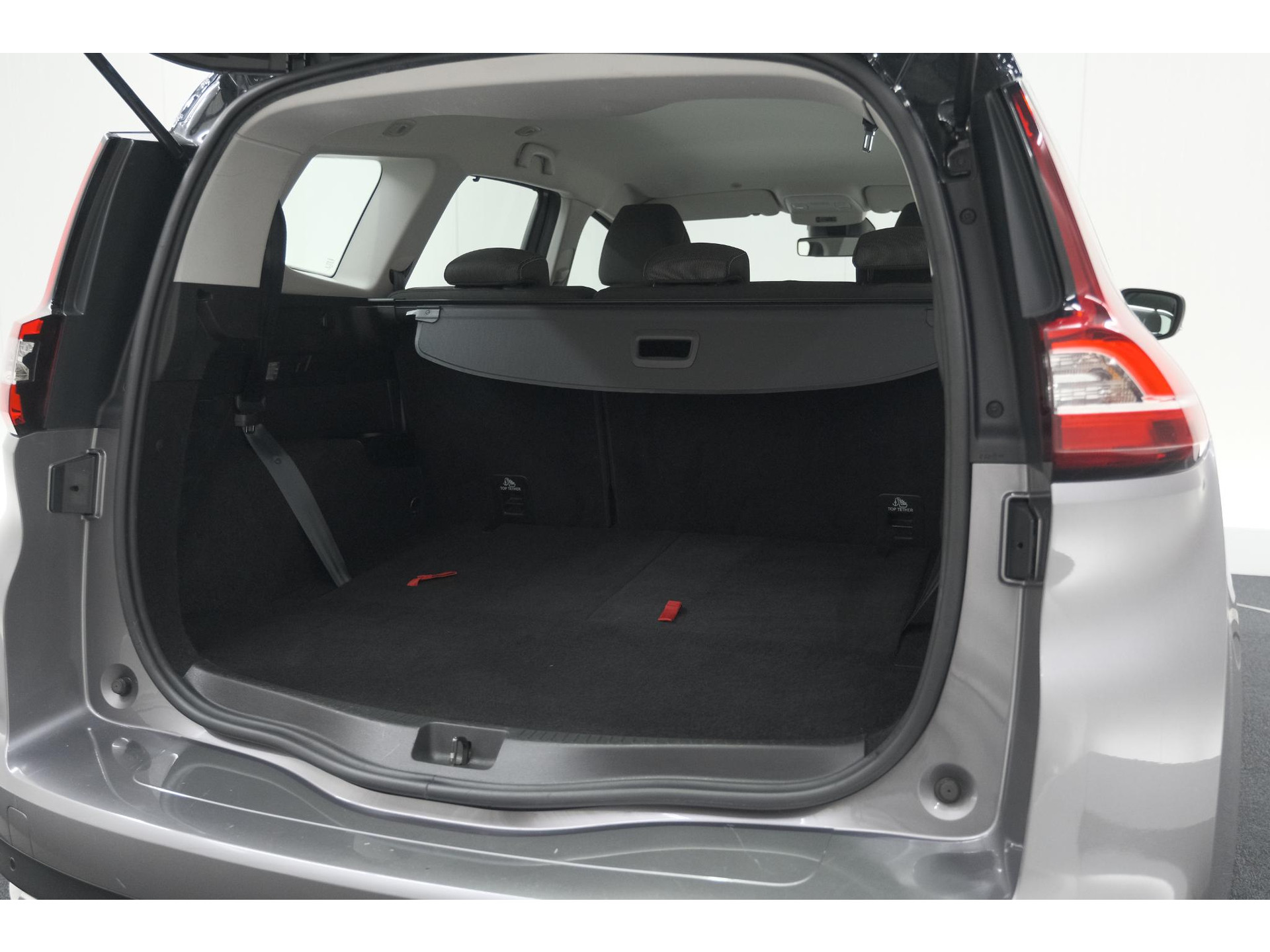 Renault Grand Scénic 1.3 Intens TCe 140 EDC | 7 Zitplaatsen | Apple Carplay | Camera | Parkeersensoren voor + achter