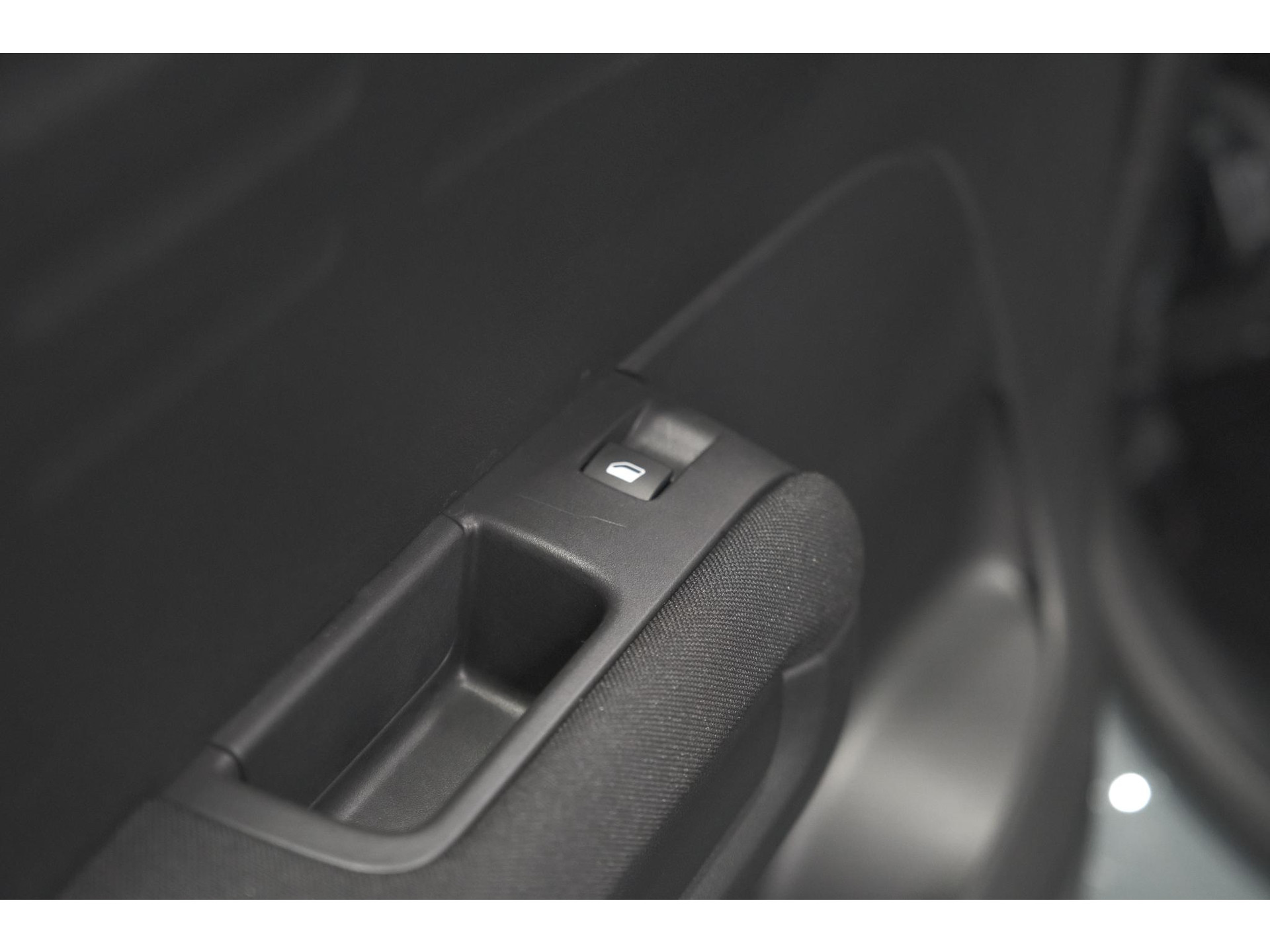 Citroen C3 Aircross PureTech 130 EAT6 Shine | Schuif-/Kanteldak | Camera | Dodehoekdetectie | Head-Up Display