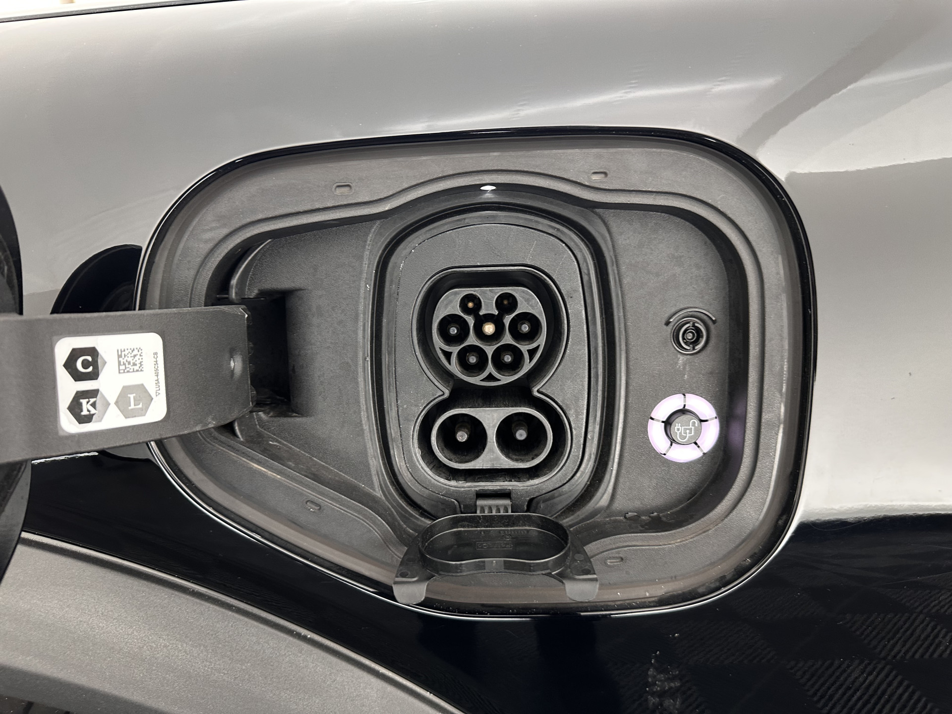 Ford Mustang Mach-E RWD 75 kWh [ 3-Fase-11kW] {SOH-89%} (INCL-BTW) *LEATHER | FULL-LED | DAB | DIGI-COCKPIT | KEYLESS | NAVI-FULLMAP | CARPLAY | HEATED-COMFORTSEATS | TOPVIEW | ADAPTIVE-CRUISE | PRIVACYGLASS | 18'' ALU*