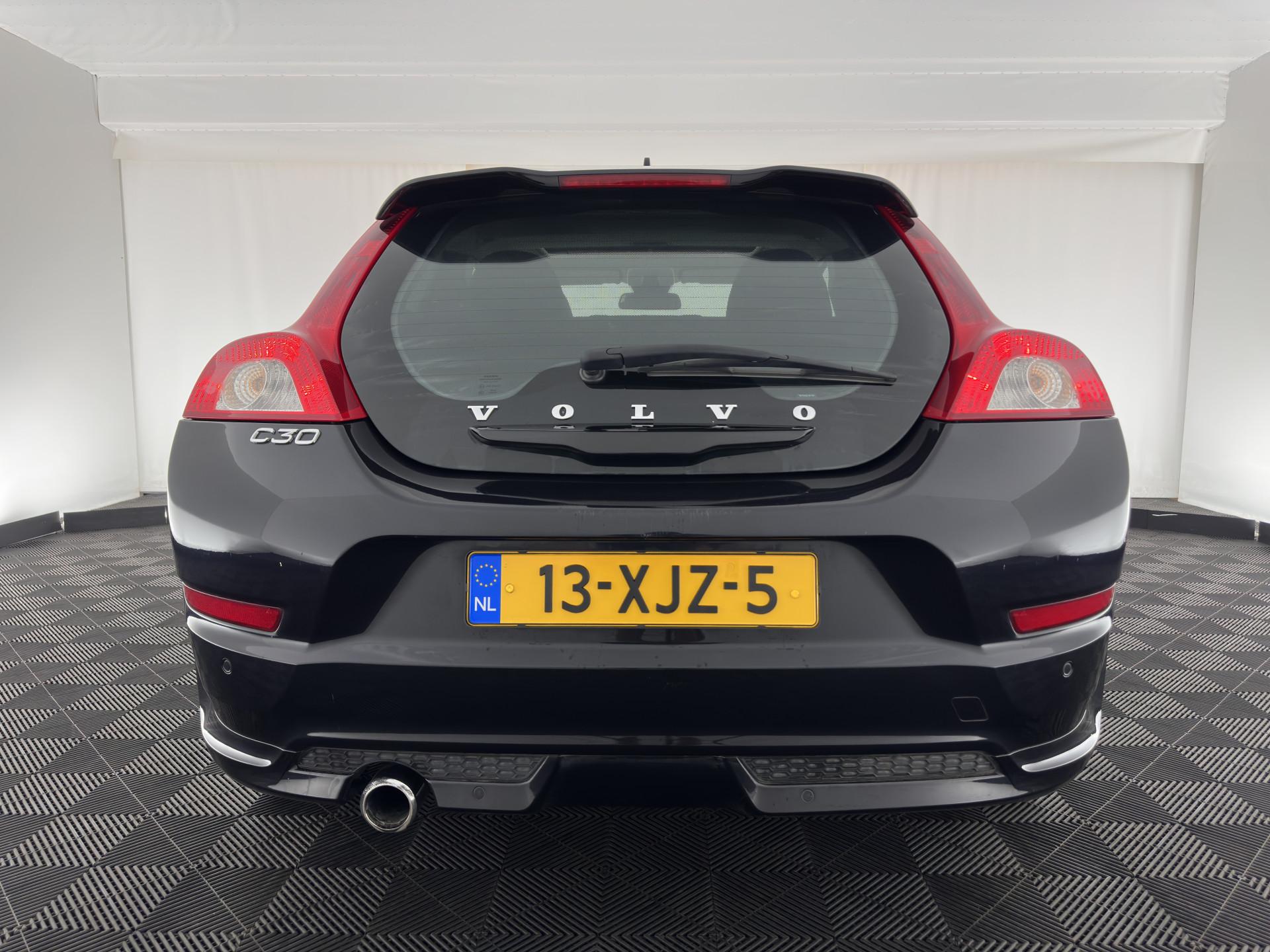 Volvo C30 1.6 D2 R-Design Sport-pack *PANO | BI-XENON | LEATHER-FABRIC | NAVI-FULLMAP | HEATED-SPORTSEATS | ECC | CARBON-INLAY | PDC | PREMIUM-AUDIO | CRUISE | 17''ALU*