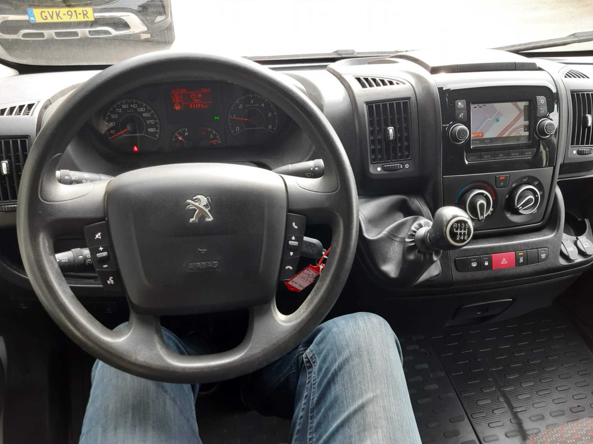 Peugeot Boxer 2.2 BlueHDi 140 Pk L2H2 Airco Cruise control Navigatie