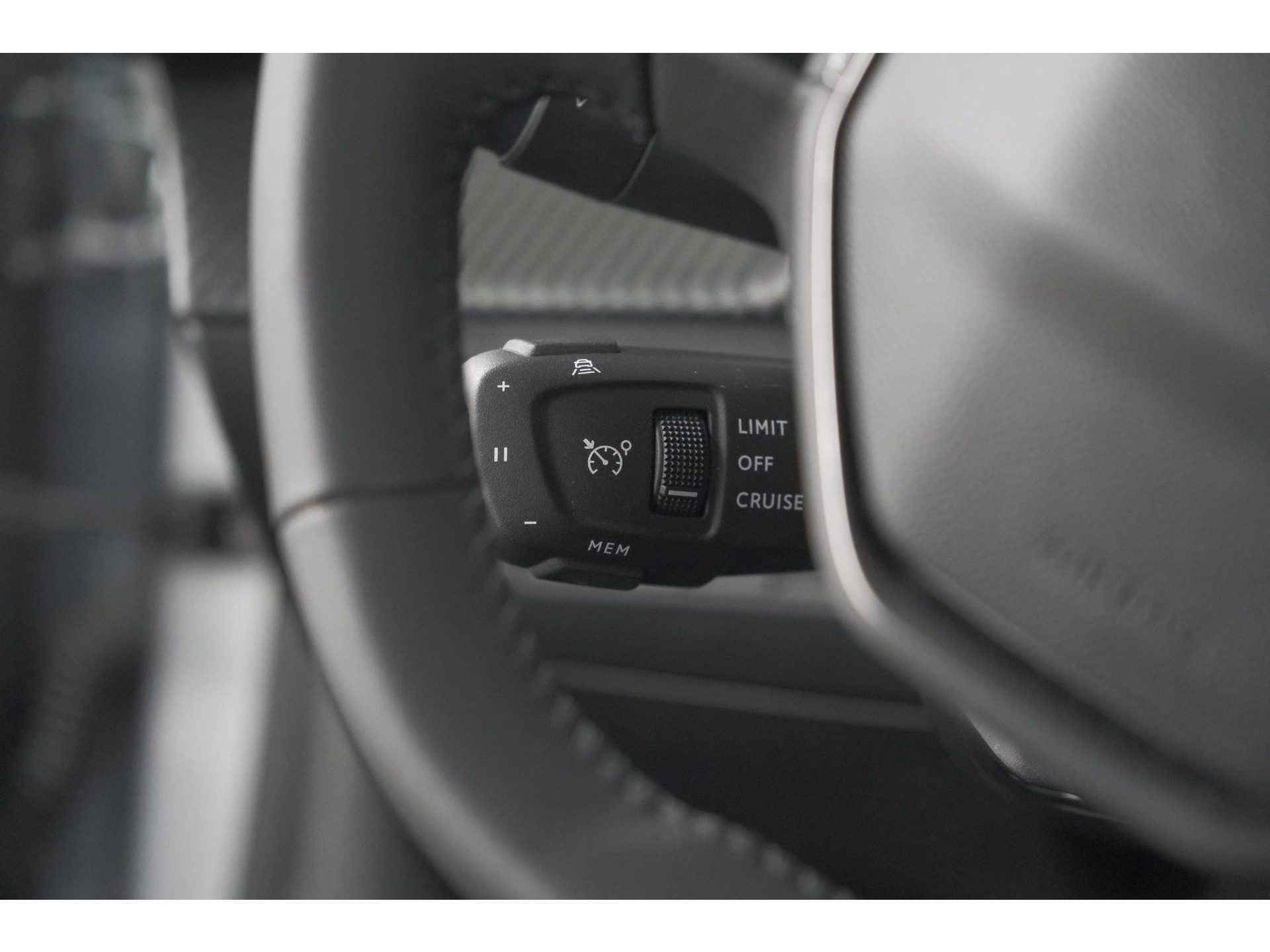 Peugeot 208 PureTech 100 Allure | 360 Camera | Adaptieve Cruise Control | Dodehoekdetectie