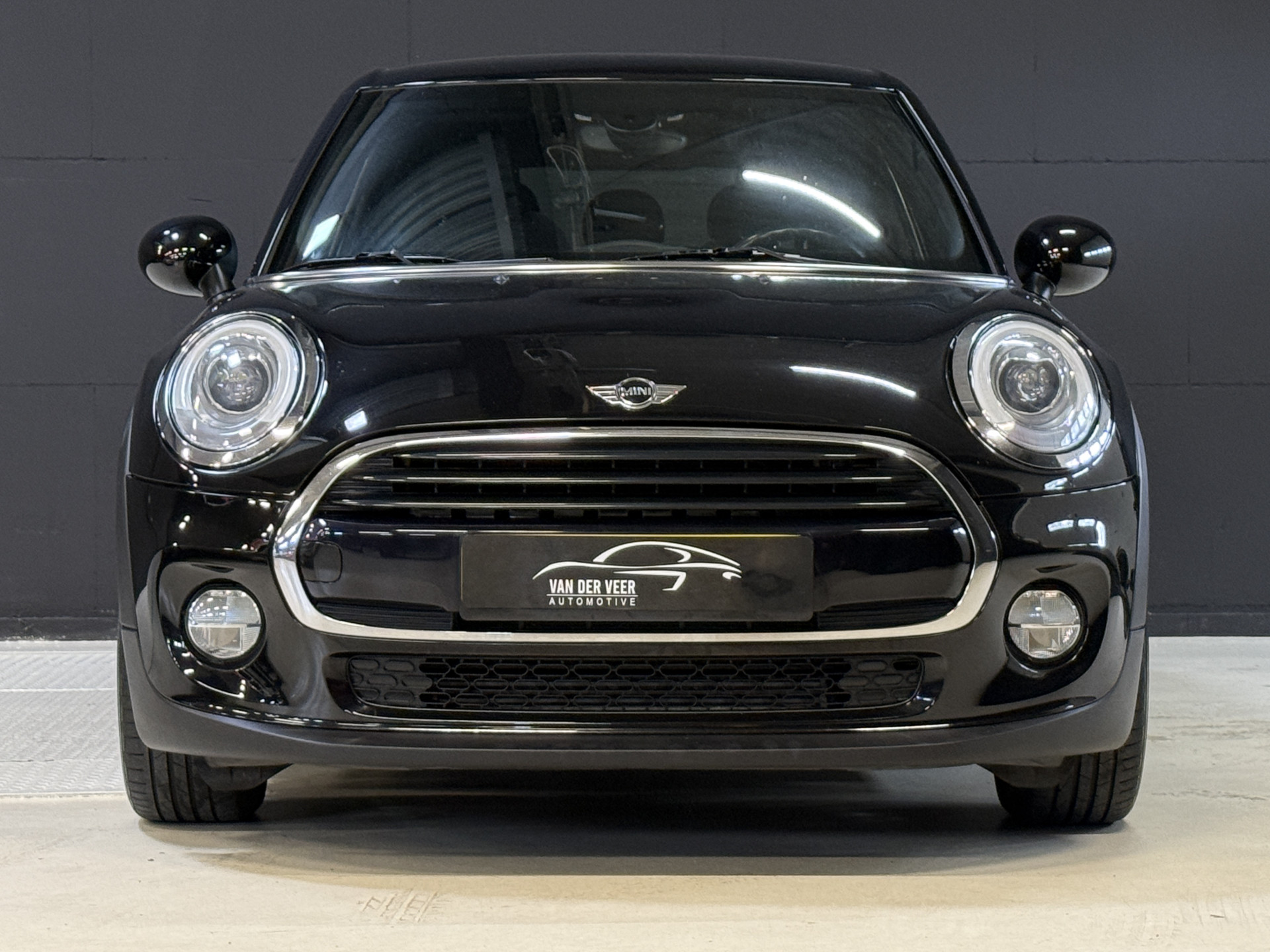 MINI 5-Deurs 1.5 Cooper Chili Serious Business | Stoelverwarming | Sportstoelen | Clima | Cruise