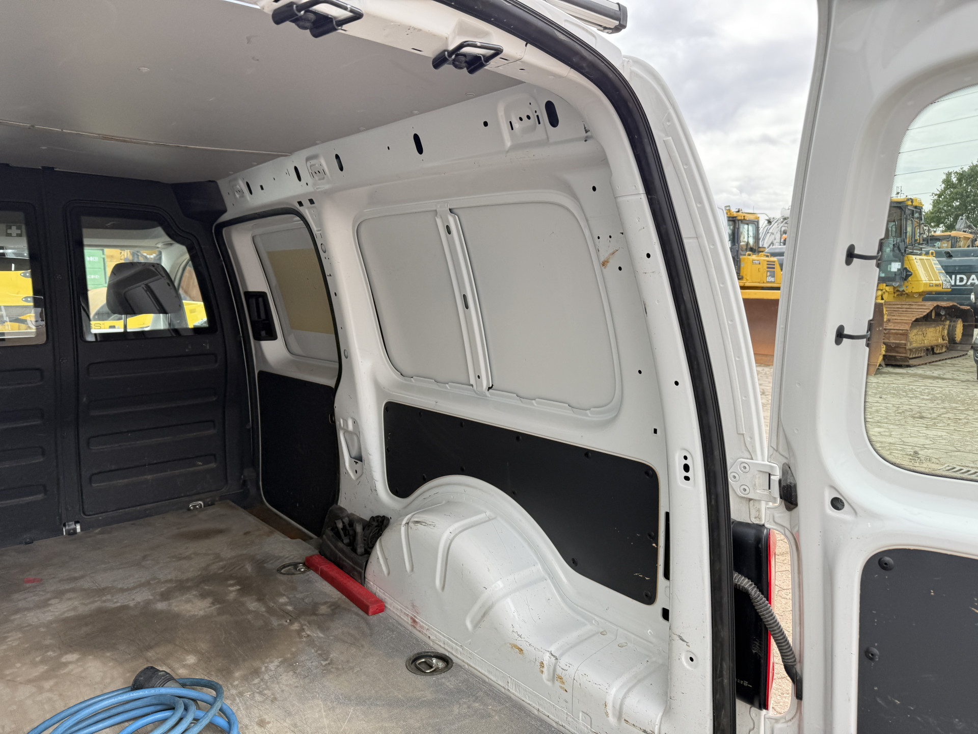 Volkswagen e-Caddy 37kWh 113PK L2H1 Elektrisch Caddy ABT Maxi 37,3kWh 159km WLTP Trekhaak Lichmetalen Velgen Airco Stoelverwarming Apple Carplay Parkeersensoren