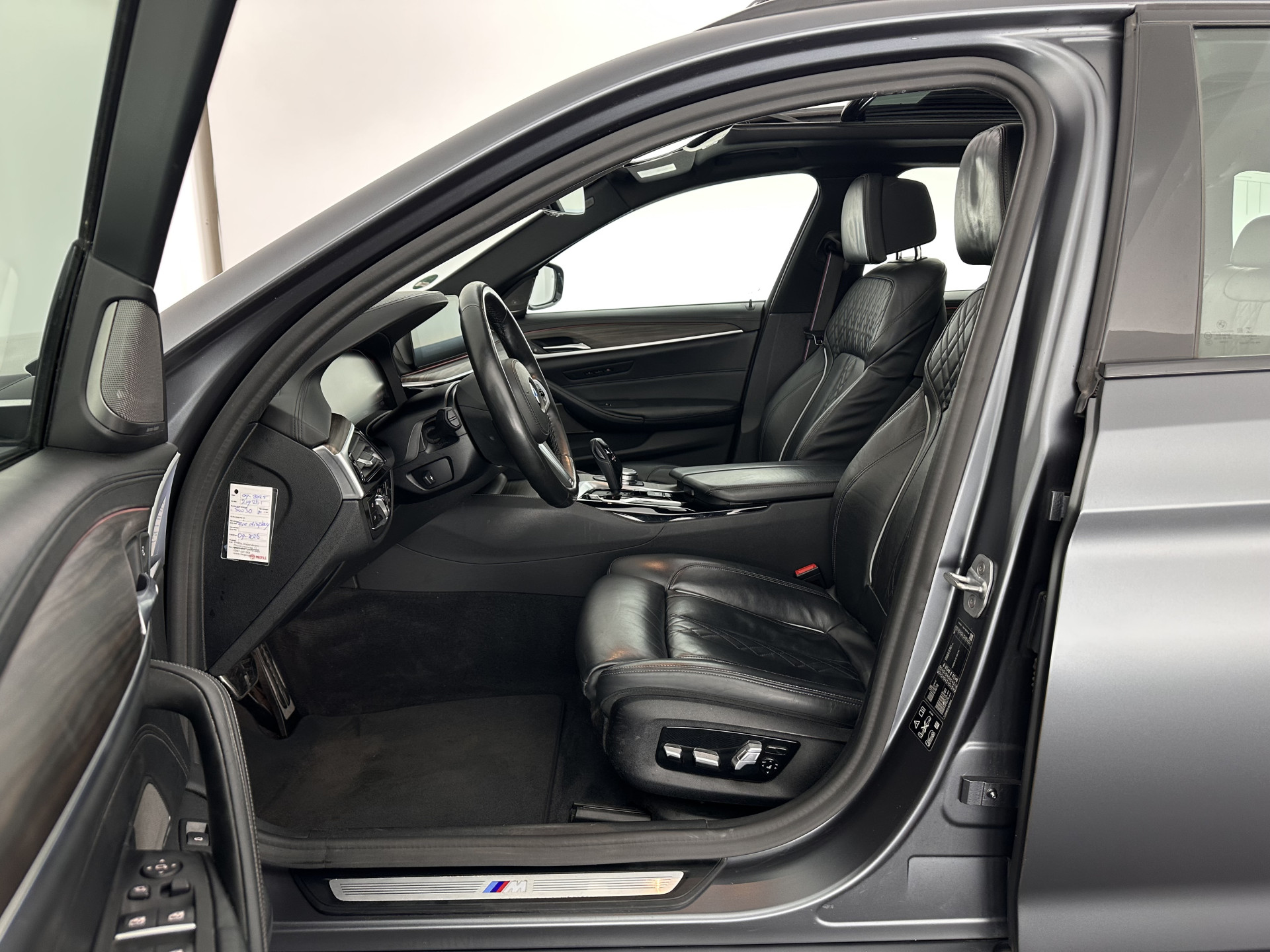 BMW 5-serie Touring 540i xDrive  M-Sportpack High Executive Aut. *PANO | LEATHER | FULL-LED | ADAPTIVE-CRUISE | DIGI-COCKPIT | MEMORY-PACK | BLINDSPOT | TOPVIEW | HARMAN/KARDON | KEYLESS | DIGI-COCKPIT | HEATED-COMFORTSEATS | AMBIENTLIGHT | HEAD-UP |