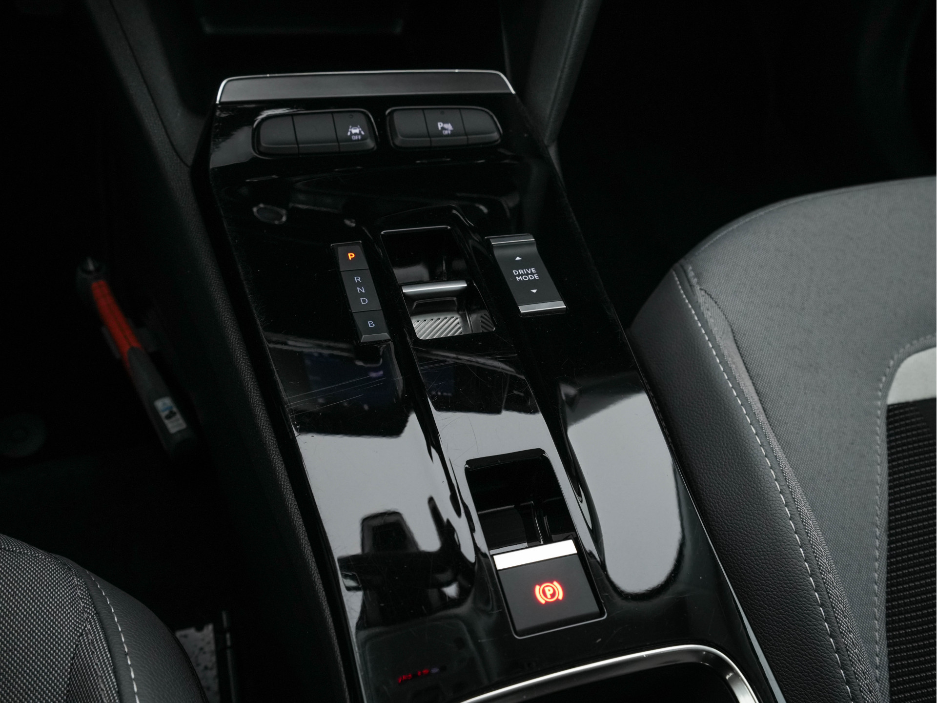 Opel Mokka-e Elegance 50-kWh 11kw Blue Ultimate [ 3-Fase ] {SOH-91%} (INCL-BTW) *FULL-LED | MICROFIBRE | HEATED-SEATS | DAB+ | KEYLESS | DIGI-COCKPIT | CARPLAY | AMBIENT-LIGHT | CAMERA | LANE-ASSIST | SPORT-SEATS | 17"ALU*