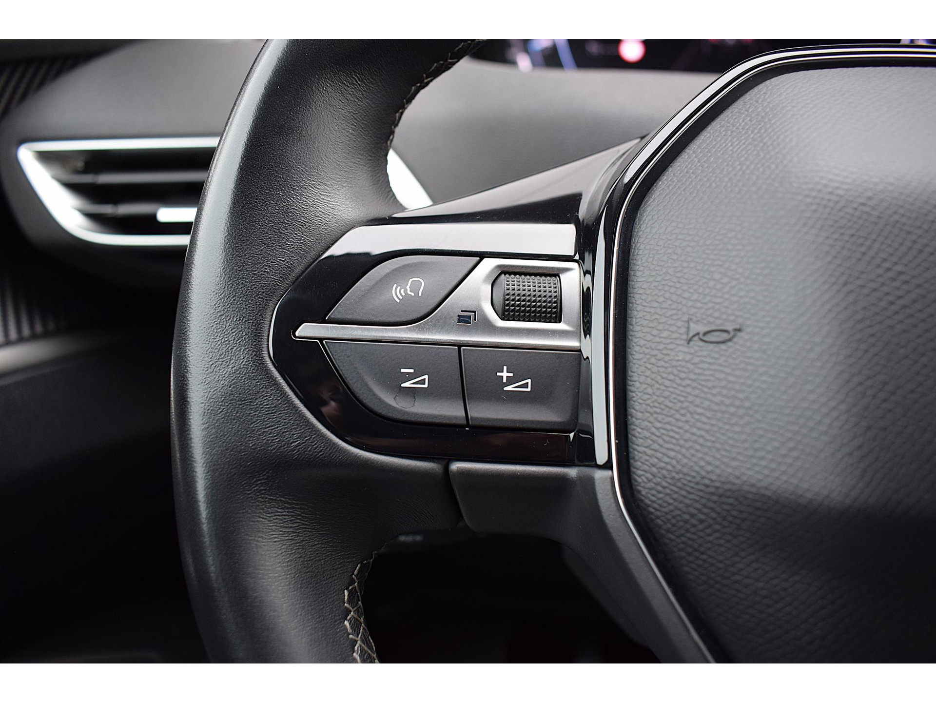 Peugeot 3008 1.2 PureTech Allure | Half Leer | Camera | HUD | Apple CarPlay