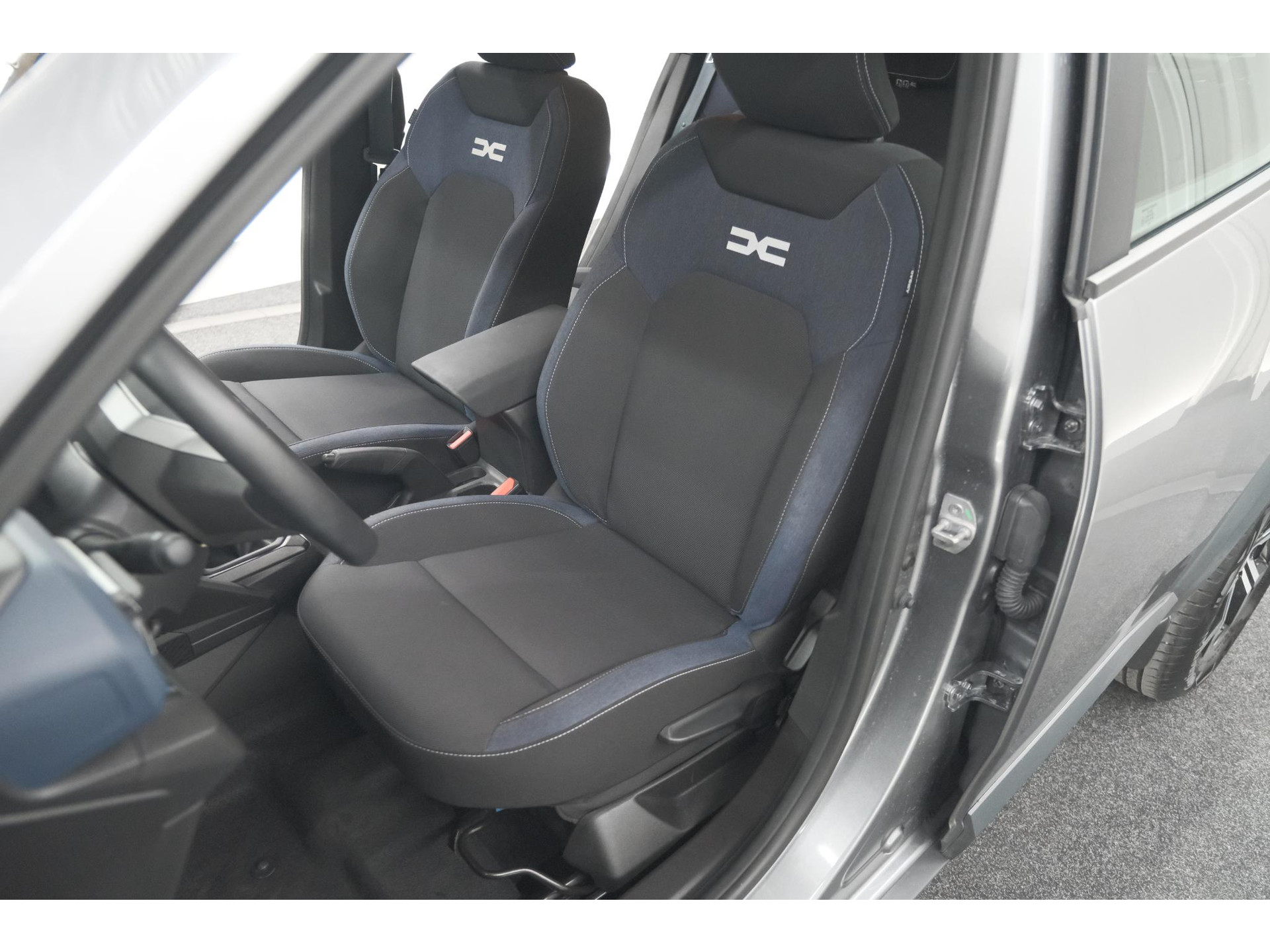 Dacia Duster Mild Hybrid 130 Expression | Camera | Stoelverwarming | Apple Carplay | Navigatie