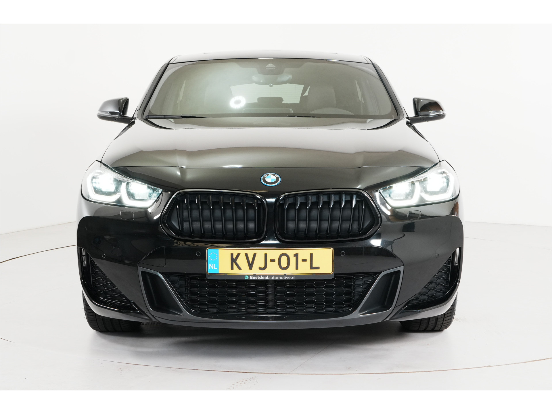 BMW X2 xDrive25e PHEV 220 pk | SOH 93% | M Sport | Pano | Leder | Head-up |