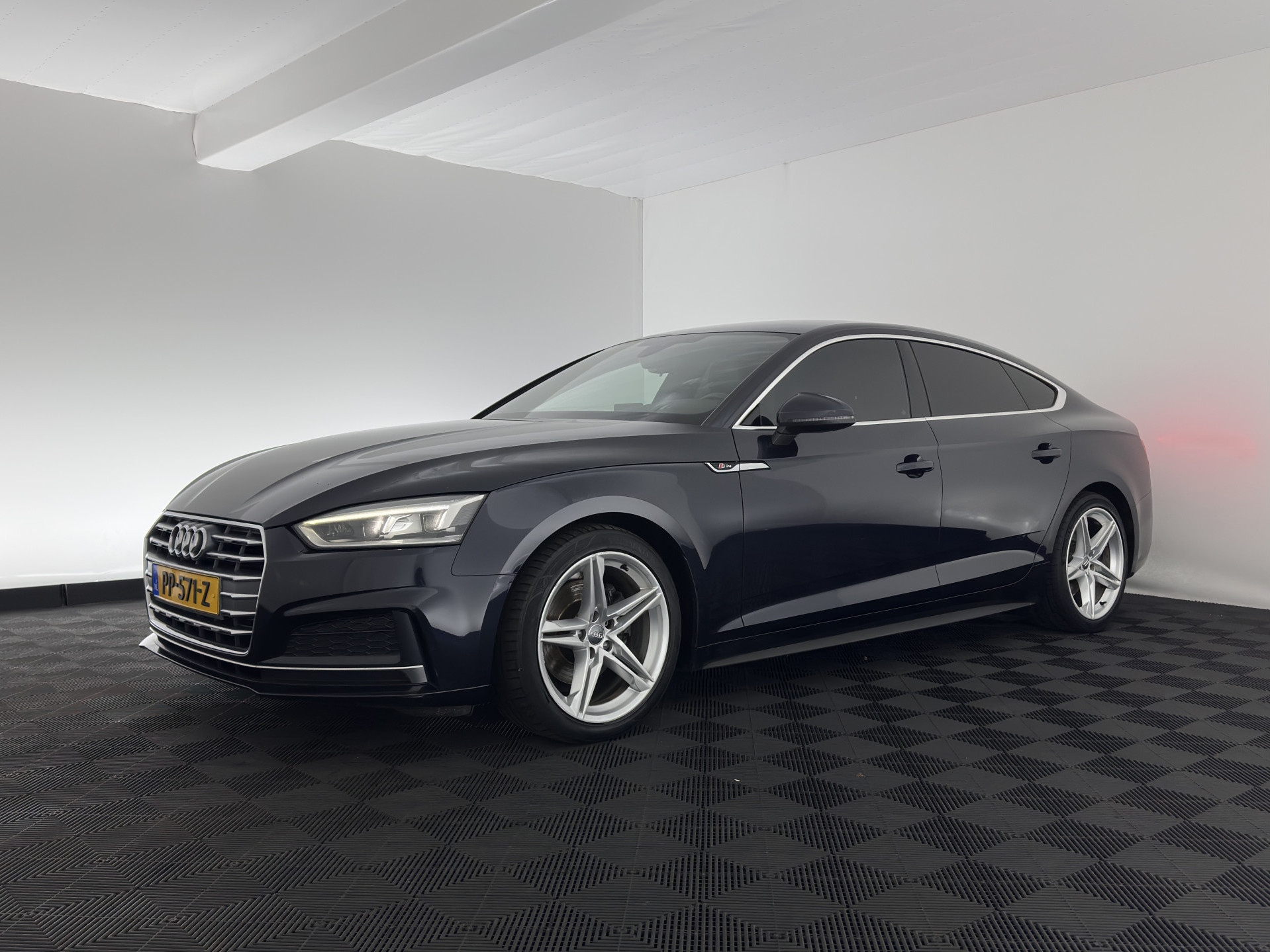 Audi A5 Sportback 1.4 TFSI S-Line Competition Aut. *FULL-LED | LEATHER-FABRIC | SPORT-SEATS | NAVI-FULLMAP | SHIFT-PADDLES | PRIVACY-GLASS | ECC | PDC | CRUISE | 18''ALU*
