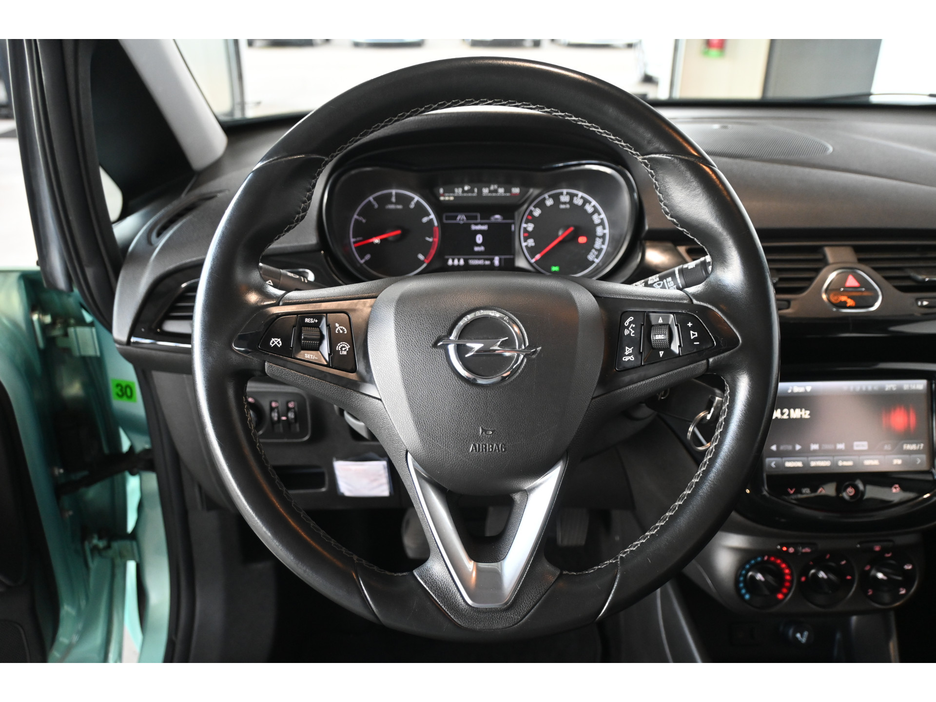 Opel Corsa 1.4 Edition Airco Cruise control Lichtmetaal Elektrisch Pakket Goed Onderhouden! Inruil Mogelijk!