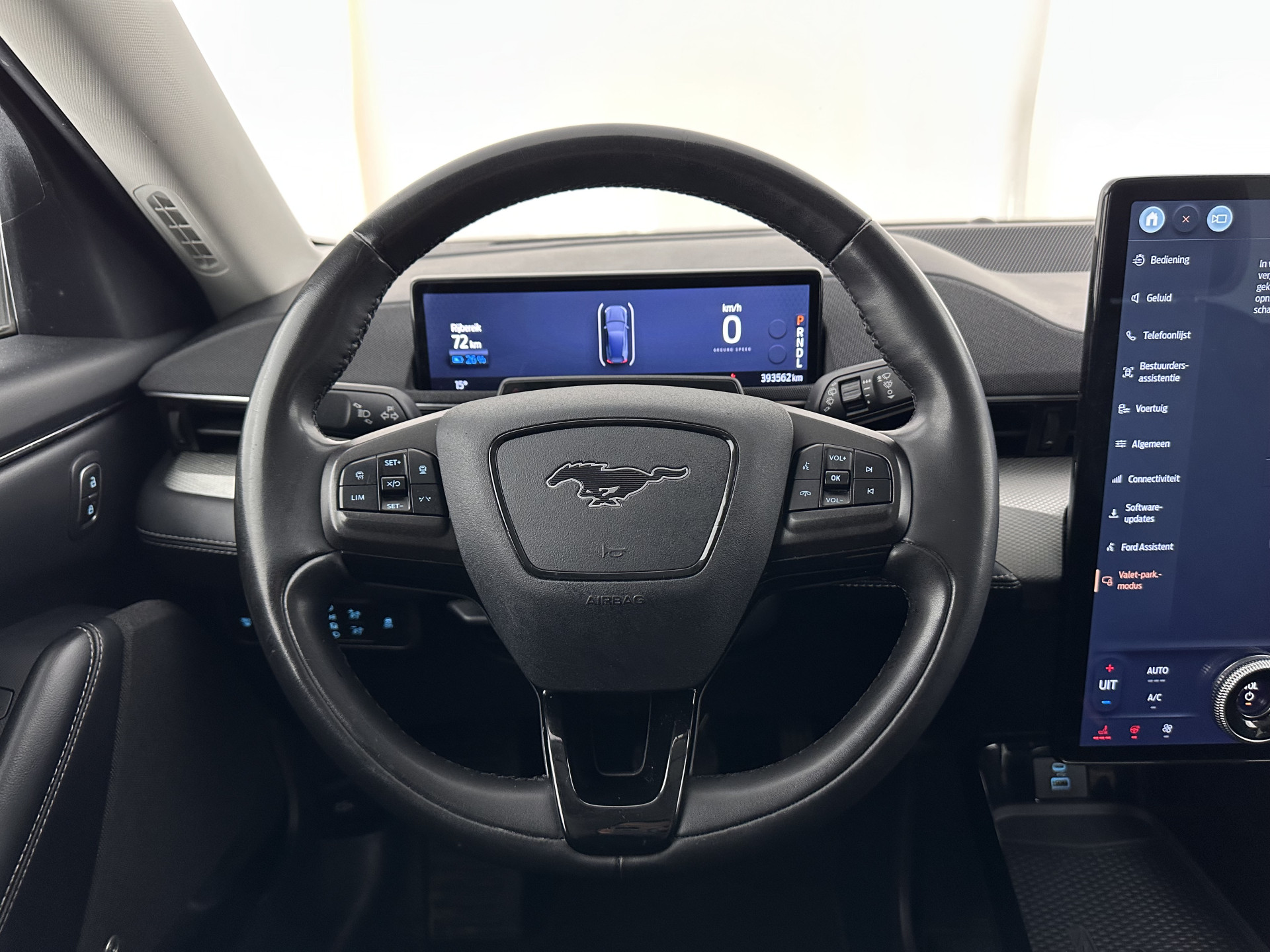 Ford Mustang Mach-E RWD 75 kWh [ 3-Fase-11kW ] {SOH-84%} (INCL-BTW) *LEATHER | FULL-LED | DAB | DIGI-COCKPIT | KEYLESS | NAVI-FULLMAP | CARPLAY | HEATED-COMFORTSEATS | TOPVIEW | ADAPTIVE-CRUISE | PRIVACY-GLASS | 18'' ALU*