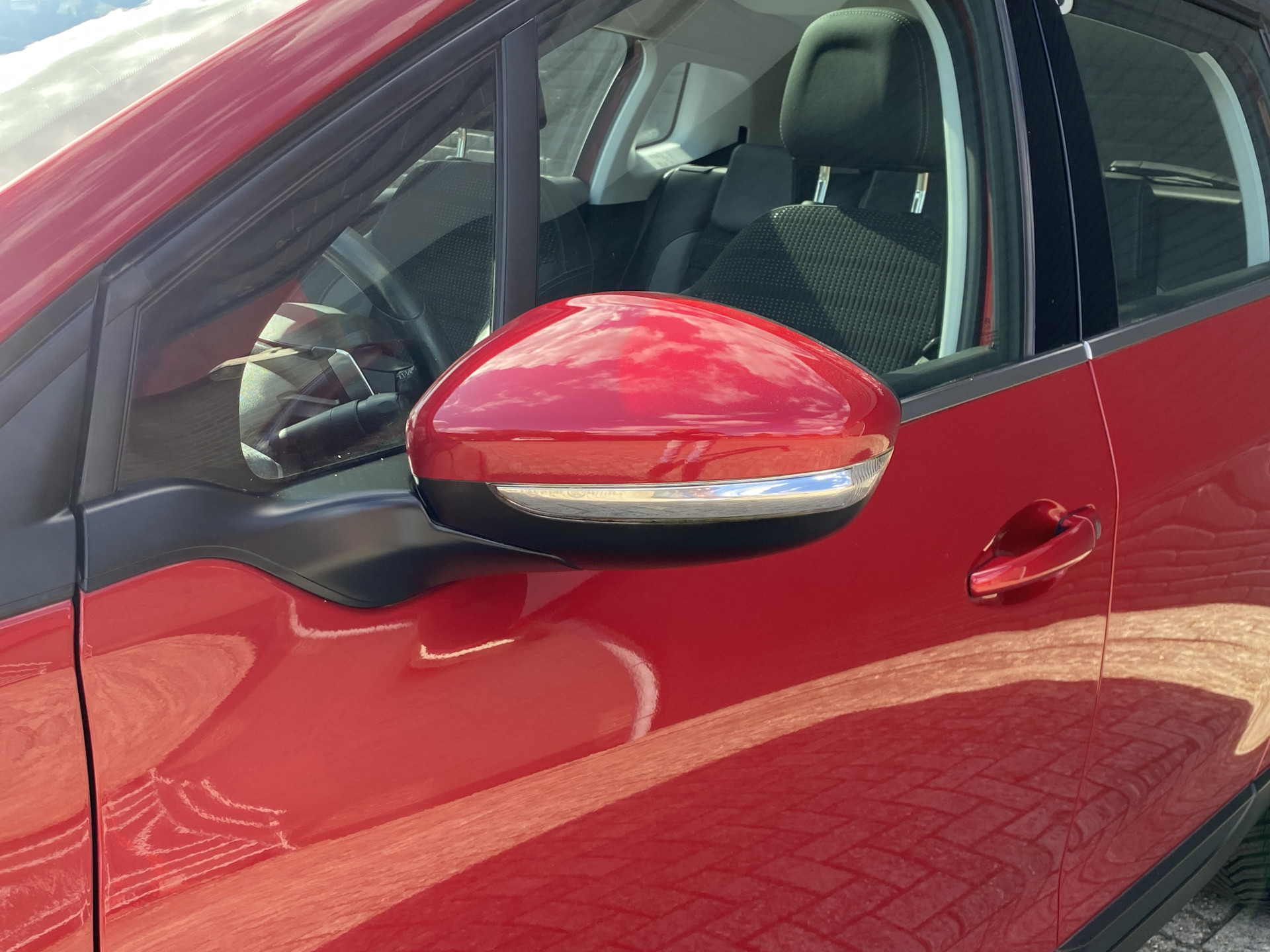 Peugeot 2008 1.2 PureTech Allure AUT. | dealer onderh. | panoramadak | trekhaak | navigatie | cruise control | all season banden