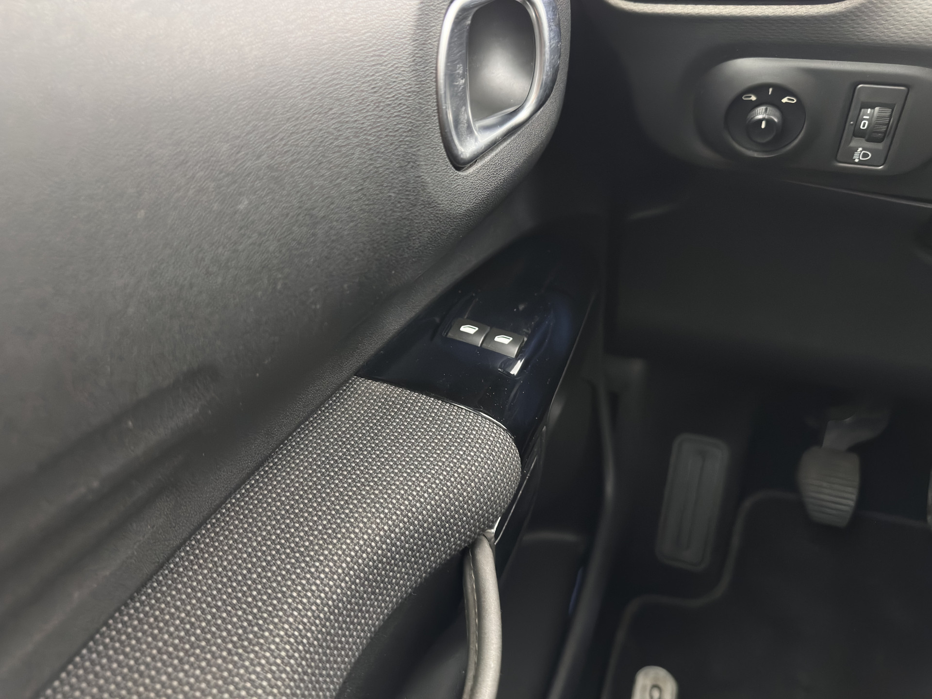 Citroën C4 Cactus 1.6 BlueHDi Feel *NAVI-FULLMAP | HEATED-COMFORTSEATS | CAMERA | ECC | PDC | CRUISE*