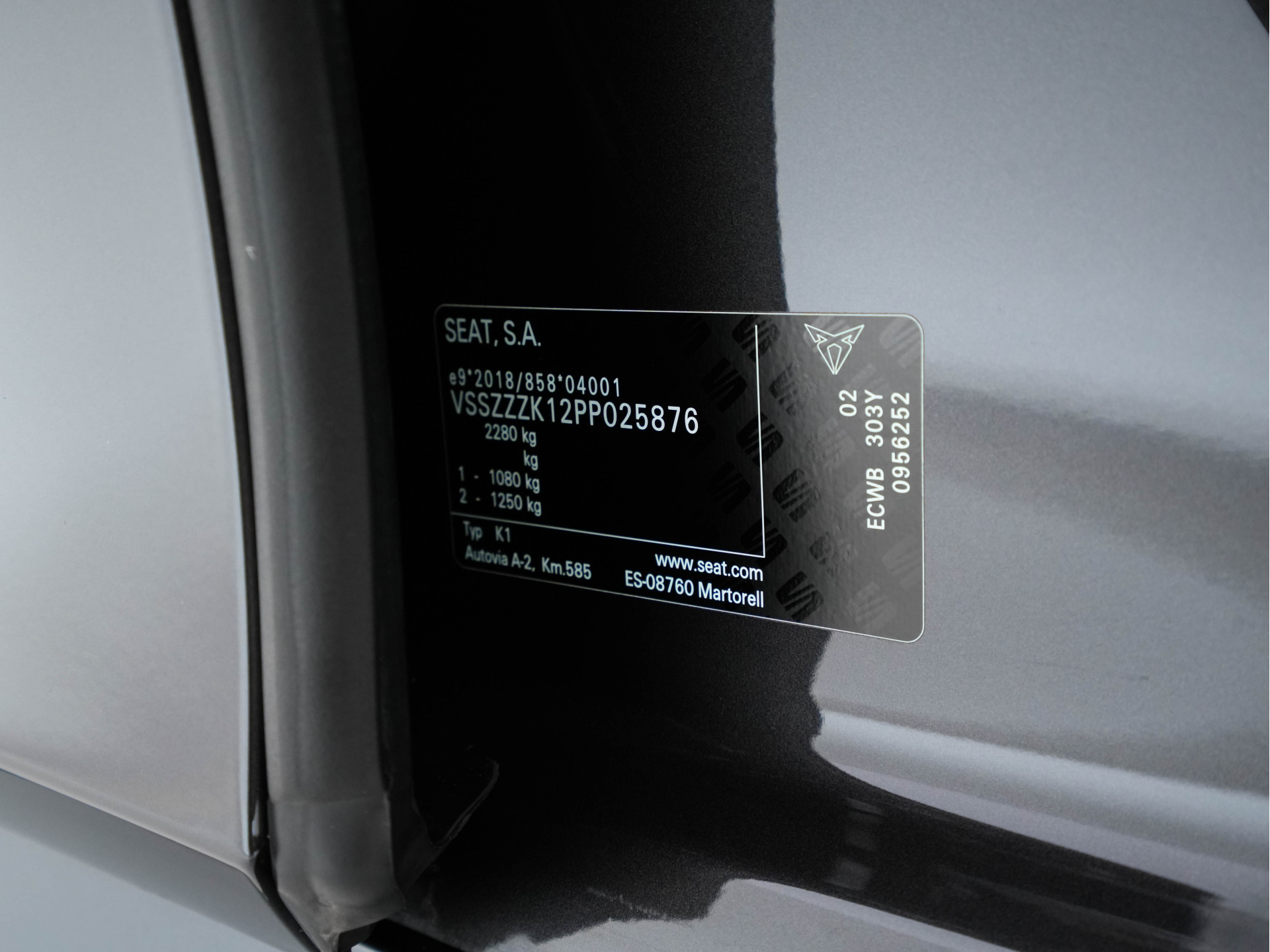 CUPRA Born Adrenaline 62 kWh [ 3-Fase ] {SOH-95%} (INCL-BTW) *HEAT-PUMP | ADAPTIVE-CRUISE | FULL-LED | MICROFIBRE | TOPVIEW | BLIND-SPOT | KEYLESS | NAVI-FULLMAP | ECC | PDC | DIGI-COCKPIT |  CARPLAY | SPORT-SEATS | 19"ALU*