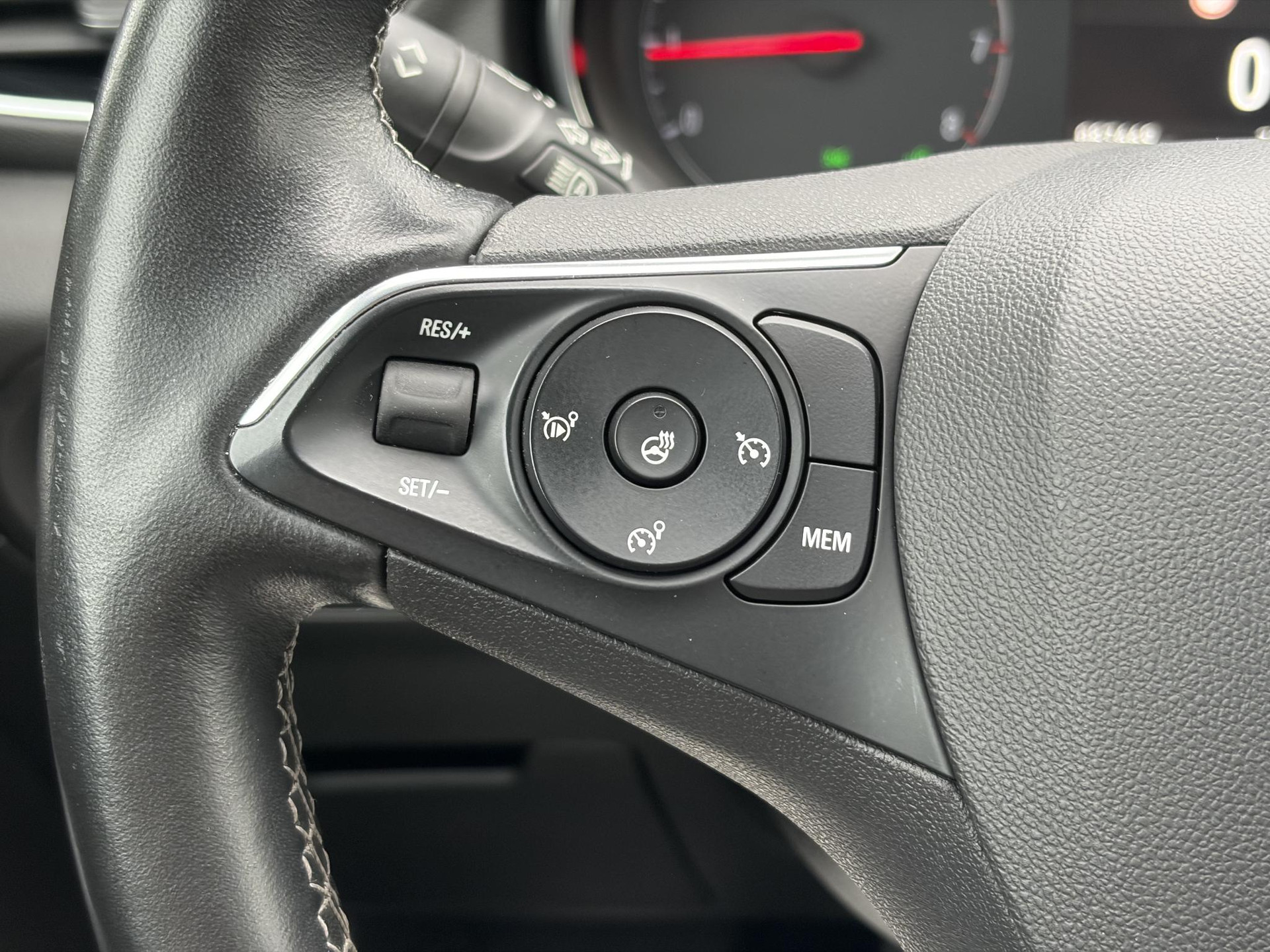 Opel Grandland X 1.2 Turbo Ultimate D-riem vv in 12-2024,1e Eigenaar,360° Camera,Trekhaak,131pk,6 Bak,Navi,Halfleder,Dodehoek,Rijstrooksensor,Keyless,Stoelverw,N.A.P,Apk tot 02-2027