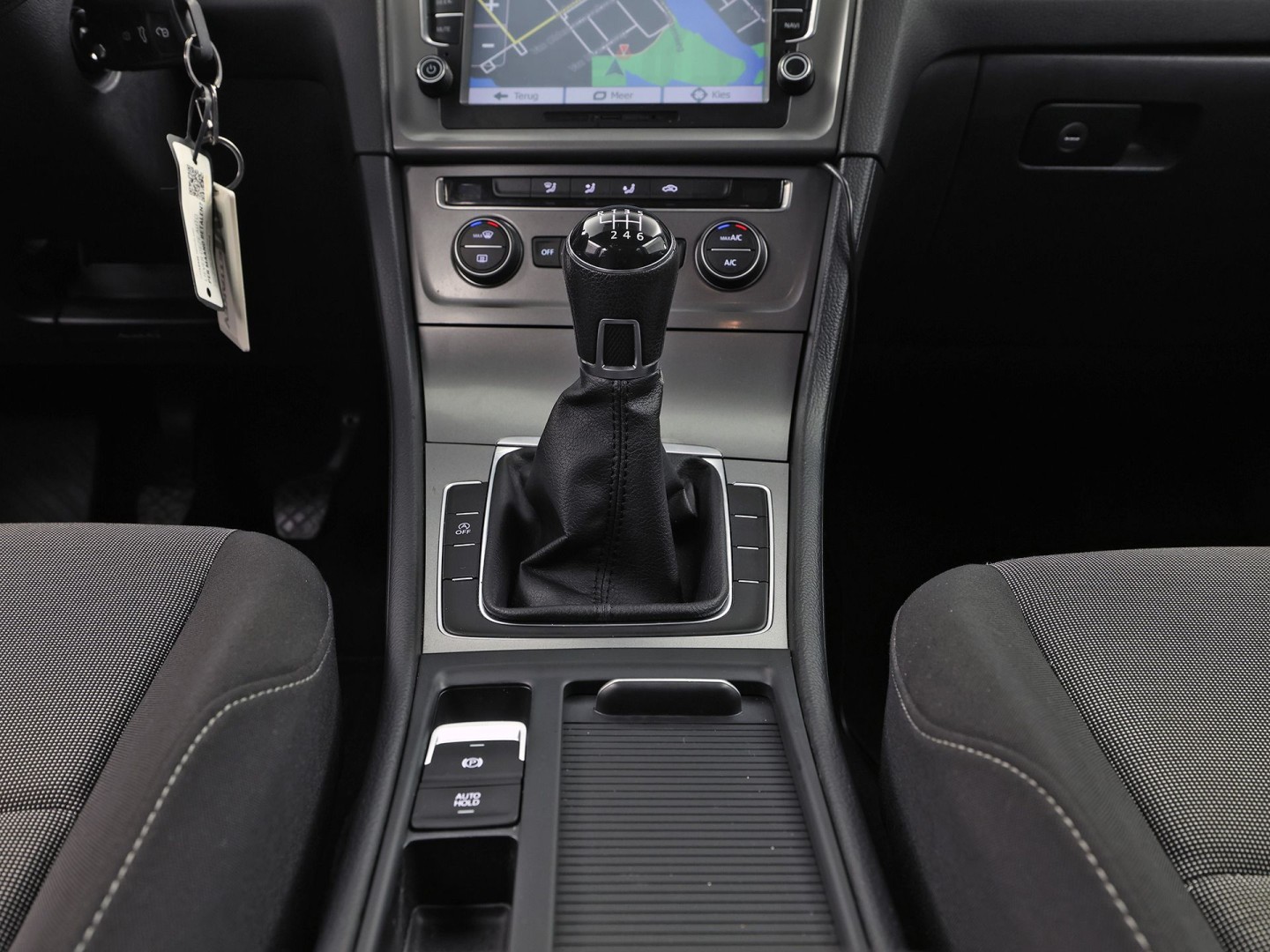 Volkswagen Golf Variant 1.2 TSI Sport (NAVIGATIE, BLUETOOTH, CLIMATE, NAP, TREKHAAK, SPORTSTOELEN, ARMSTEUN, LM VELGEN, ELEK PAKKET, NIEUWSTAAT)