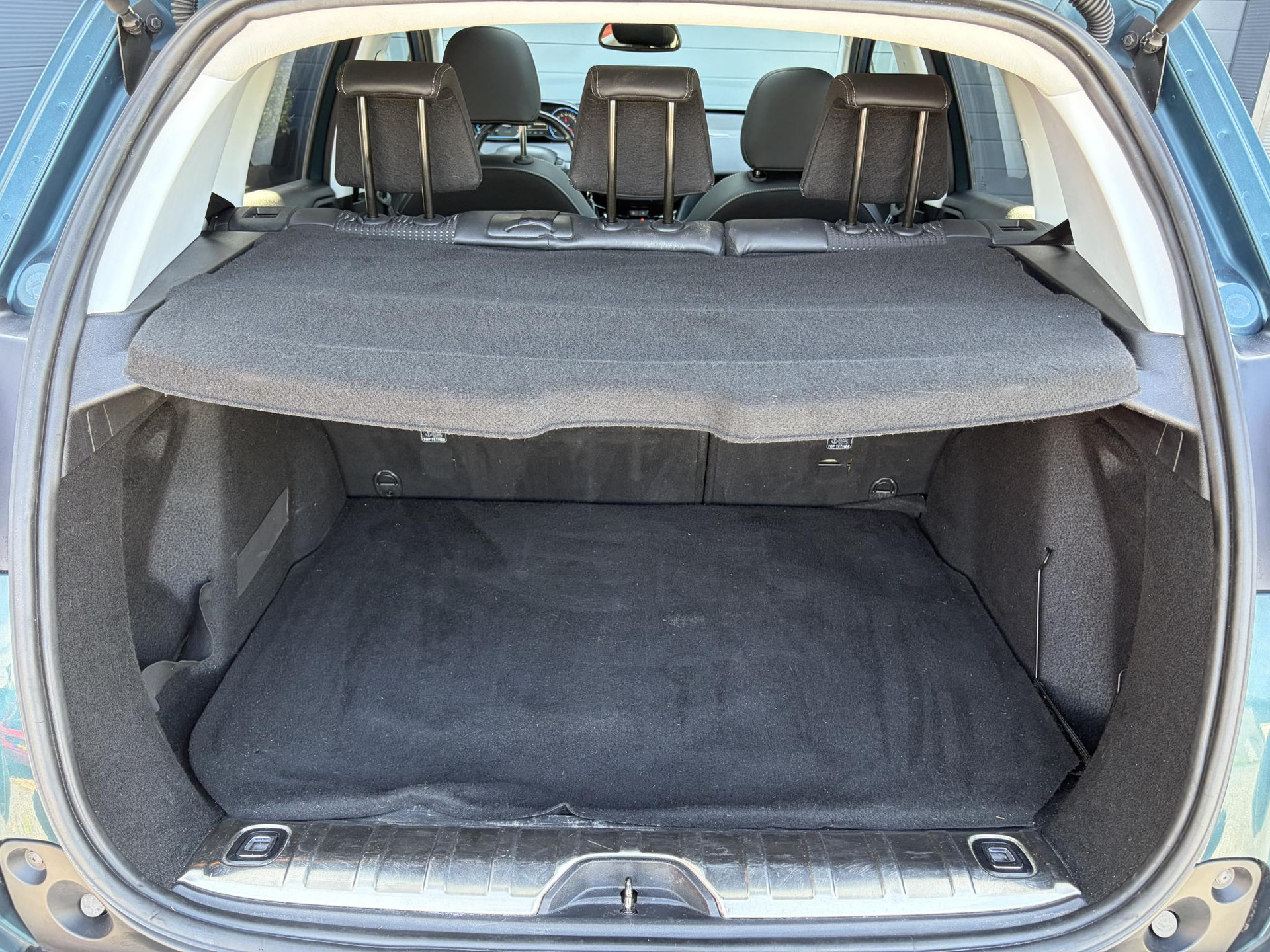 Peugeot 2008 1.2 PureTech Allure ✓1e Eigenaar✓D-riem vv in 2025✓110pk✓Navi✓Pano✓Carplay✓Pdc V+A✓Lm velgen✓N.A.P✓Halfleder✓Clima✓Apk tot 10-2027