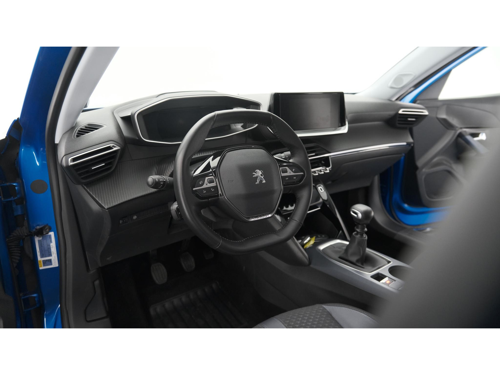 Peugeot 2008 PureTech 130 Allure | Trekhaak | Camera | Apple Carplay | Stoelverwarming | Parkeersensoren