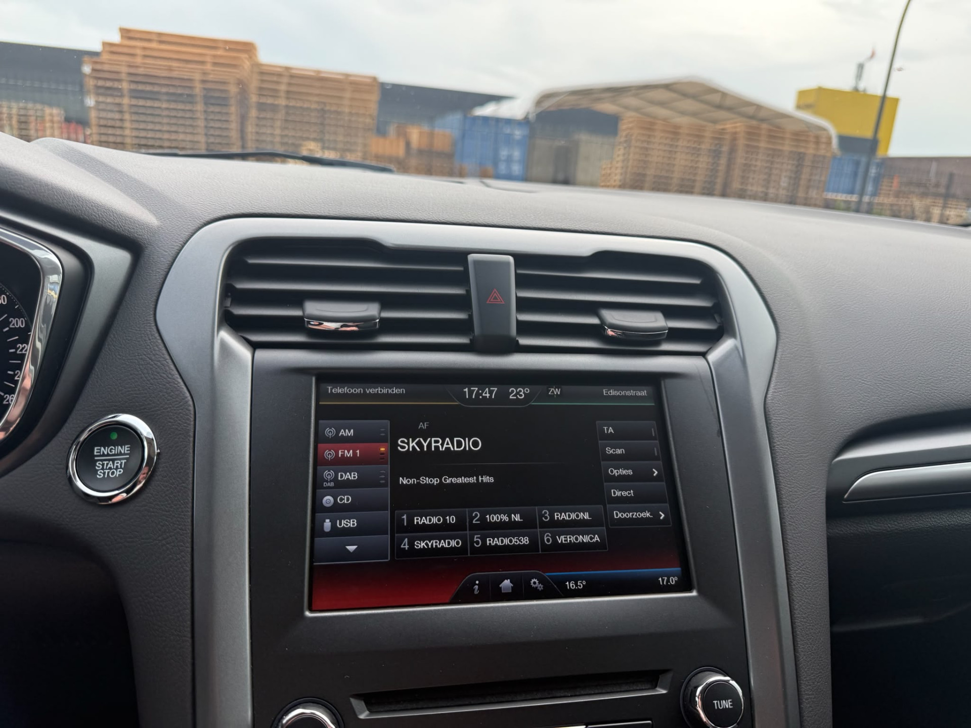 Ford Mondeo 2.0 Titanium | 3E EIGENAAR | 3/6/12MND GARANTIE | AUTOMAAT | LED | DODEHOEK | ACC | NAVI | TREKHAAK |SFEERVERL. | LMV |