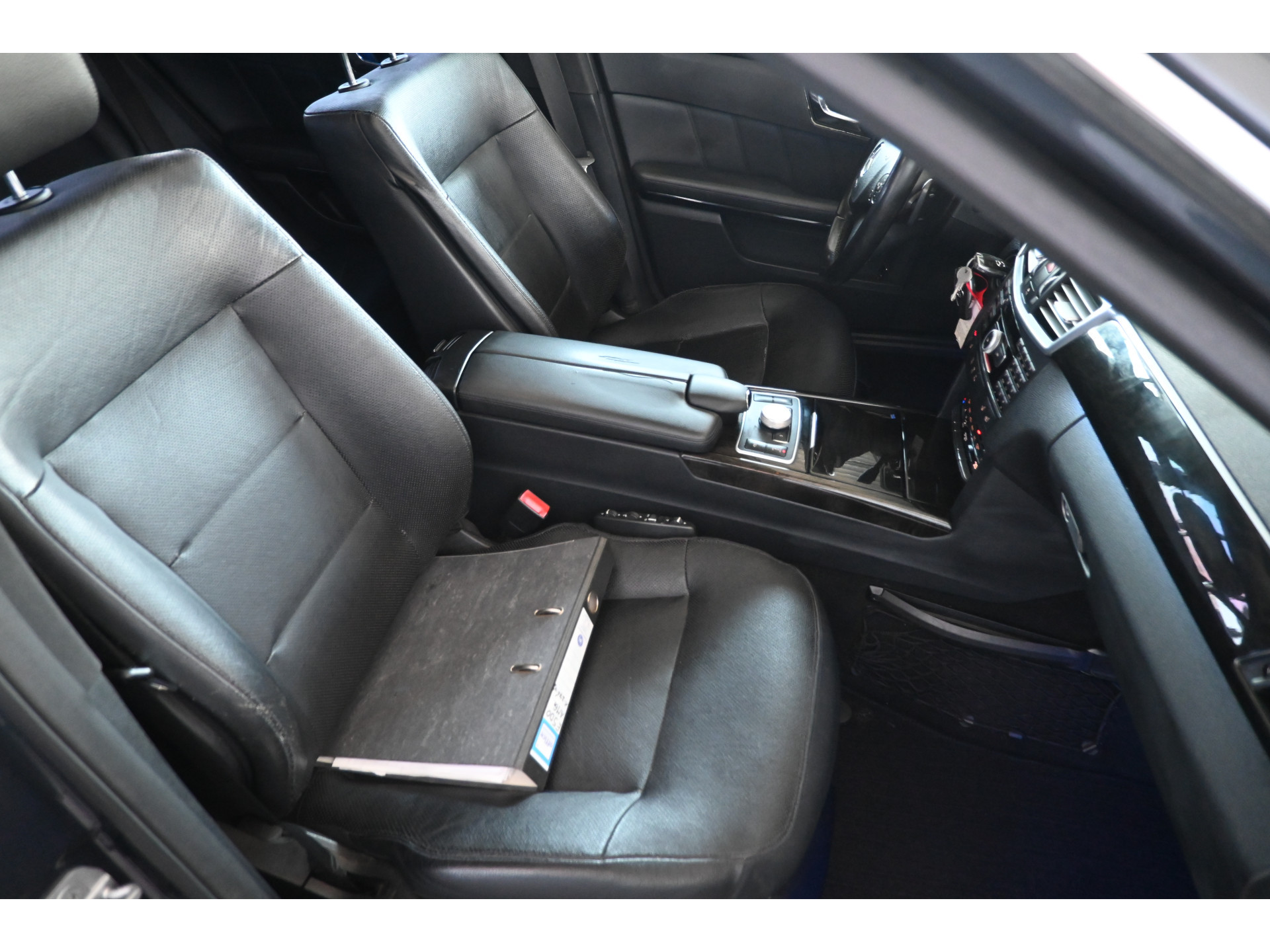 Mercedes-Benz E-klasse 500 Elegance V8 Automaat Clima Panoramadak Trekhaak PDC Stoelverwarming Cruise control Goed Onderhouden! Inruil Mogelijk!