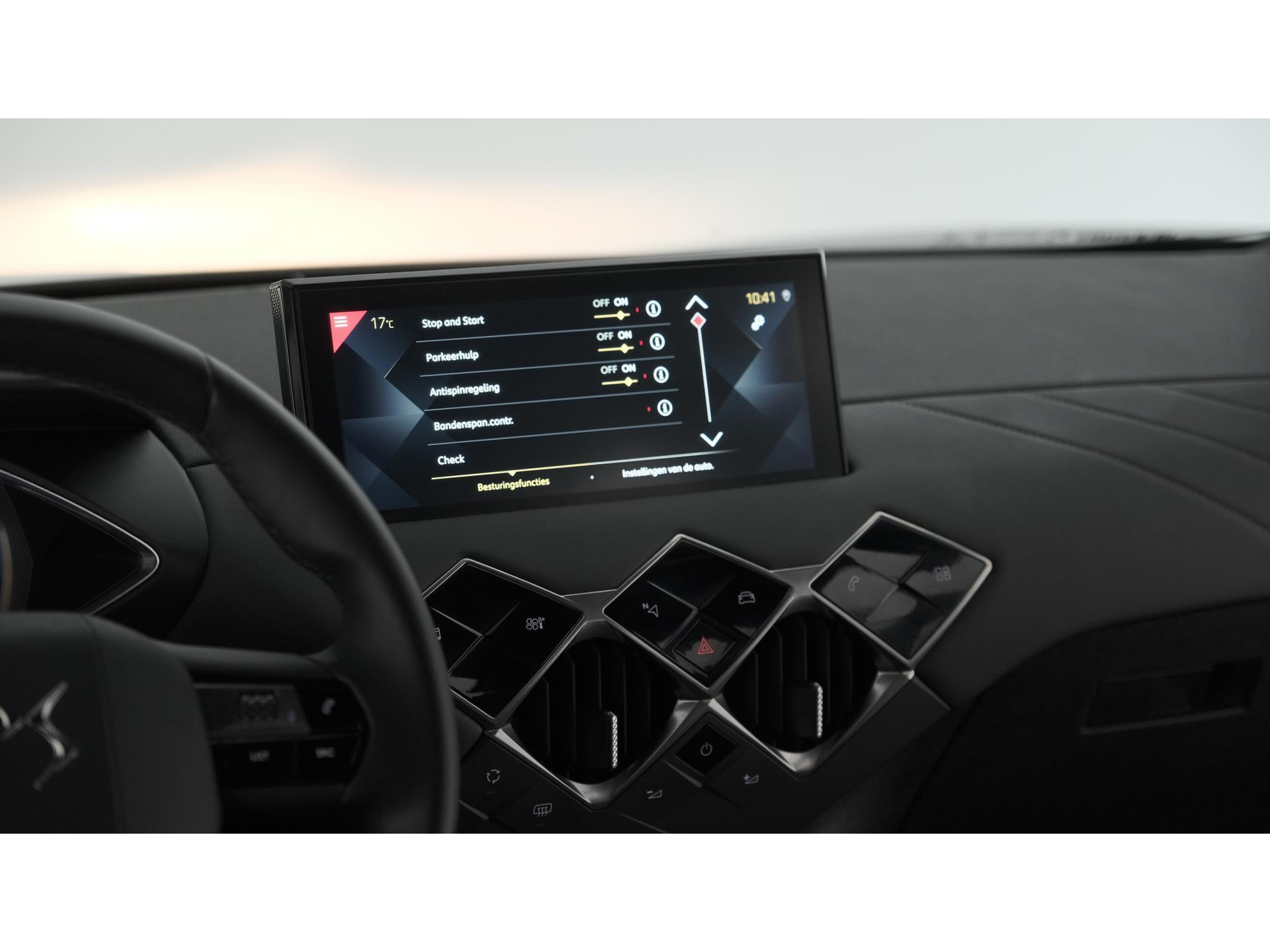 DS 3 Crossback PureTech 100 Montmartre | Parkeersensoren | Apple Carplay | Allseason Banden | Navigatie | Climate Control