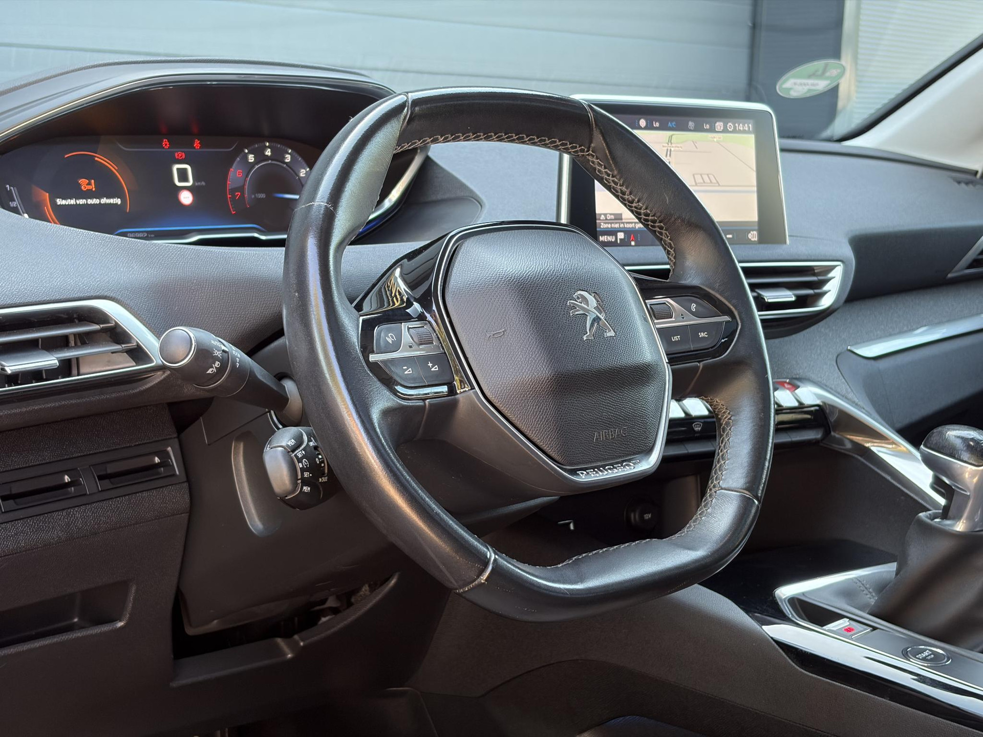 Peugeot 3008 1.2 PureTech Allure Distributieriem vv in 2025 l Pano l 360° Camera l Carplay l Dealer Onderhouden l Navi l Halfleder l Pdc l Keyless l 131pk l 6 Bak l Apk tot 12-2026