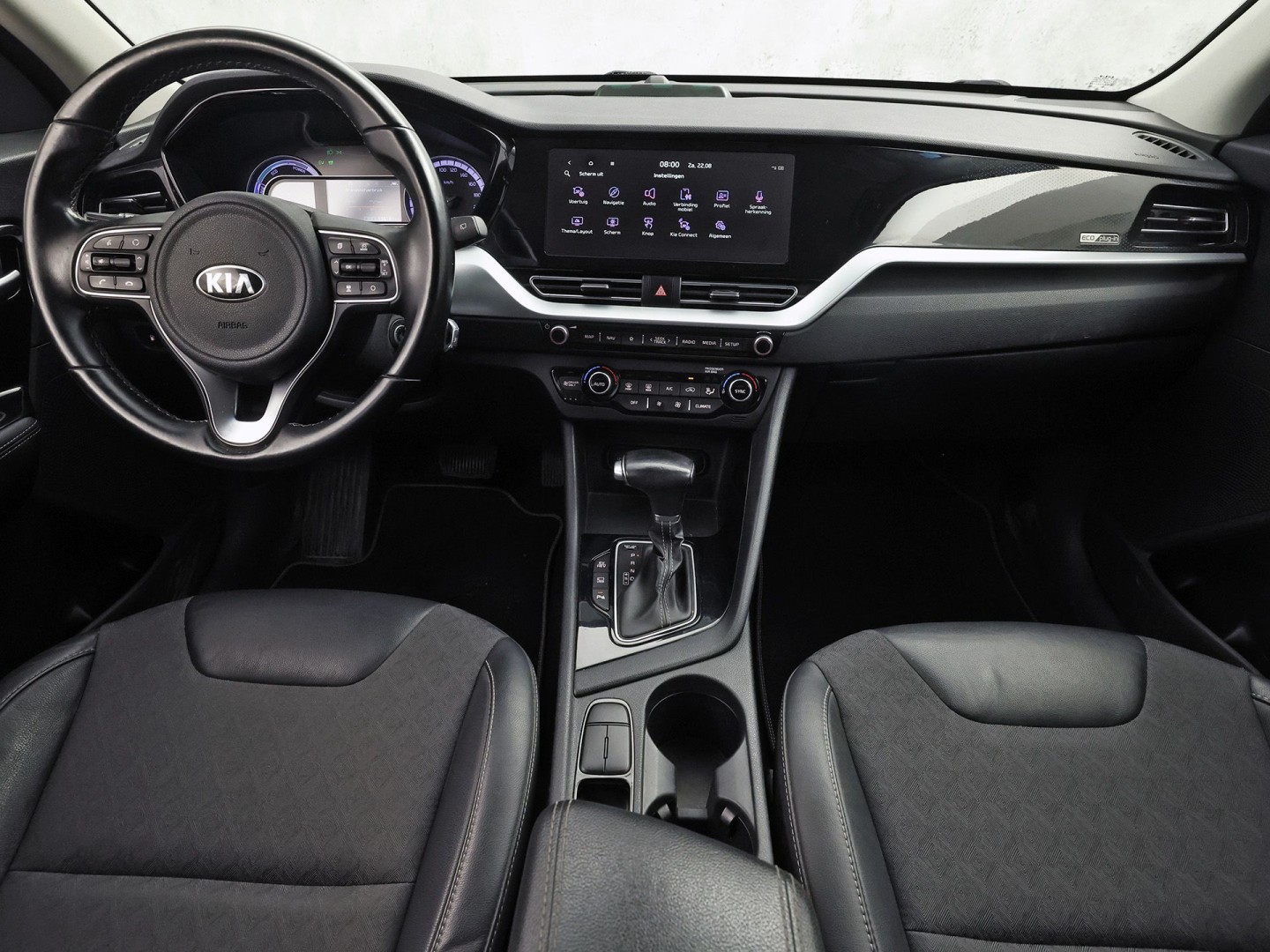 Kia Niro 1.6 GDi PHEV DynamicLine 141Pk Automaat (1e EIGENAAR, APPLE CARPLAY, GROOT NAVI, CAMERA, TREKHAAK, SPORTSTOELEN, ADAPTIVE CRUISE, GETINT GLAS, LEDER, NIEUWSTAAT)