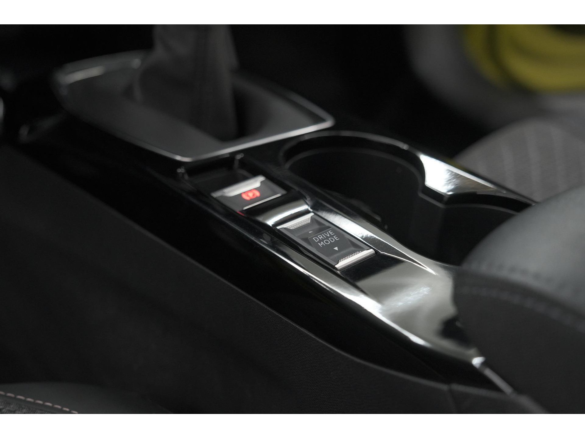 Peugeot 208 PureTech 100 Allure | Apple Carplay | Parkeersensoren | Climate Control