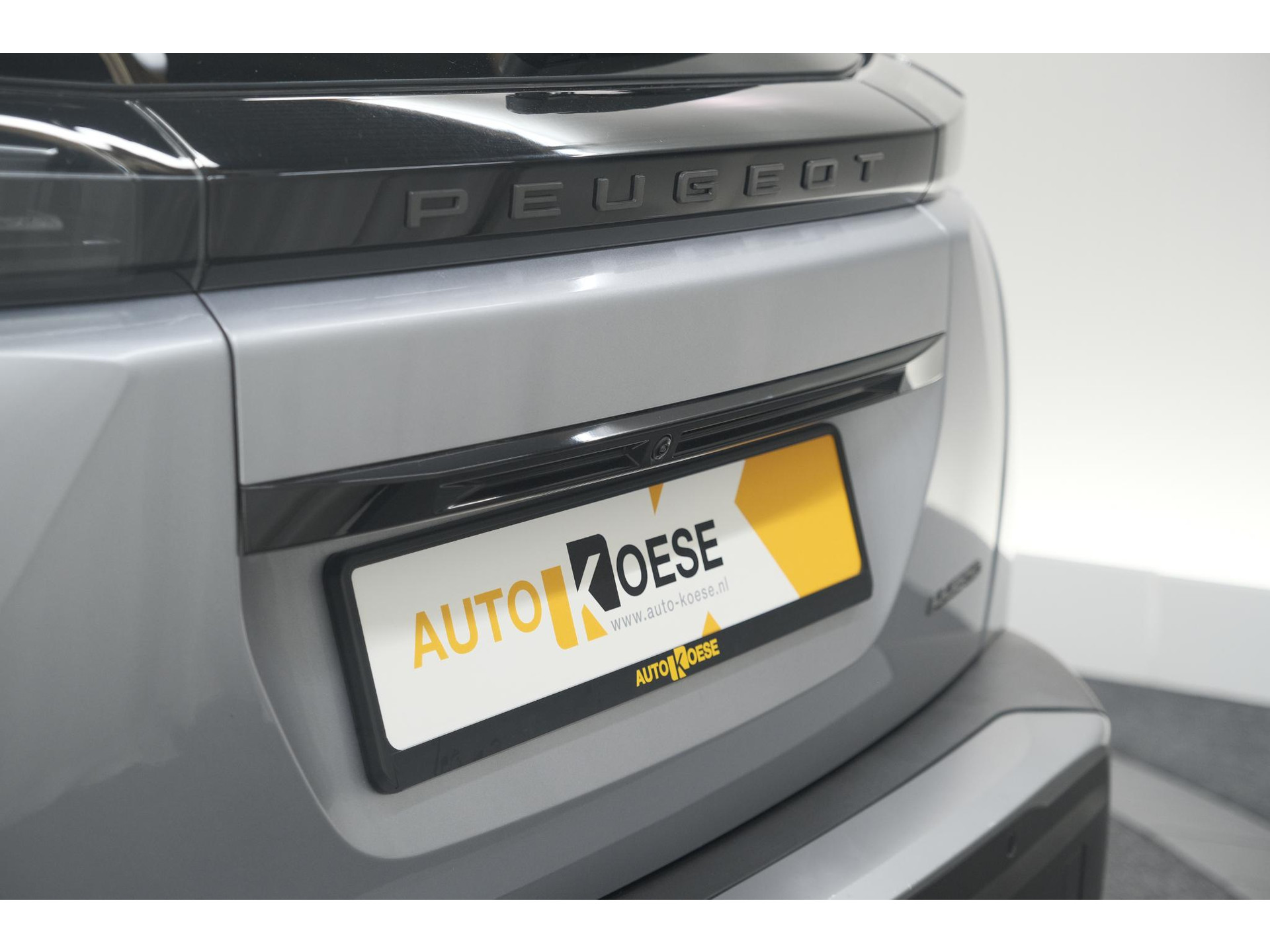 Peugeot 2008 Hybrid 136 e-DCS6 Allure | 360 Camera | Adaptieve Cruise Control | Dodehoekdetectie | Navigatie