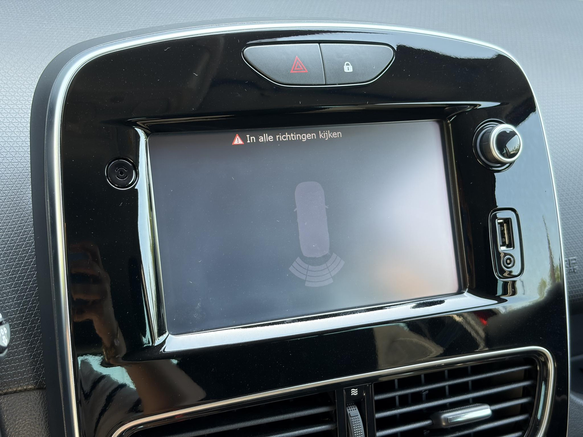 Renault Clio 0.9 TCe Limited Trekhaak,Navi,Keyless,Airco,Cruise,Pdc,Lm velgen,N.A.P,Apk tot 11-2026
